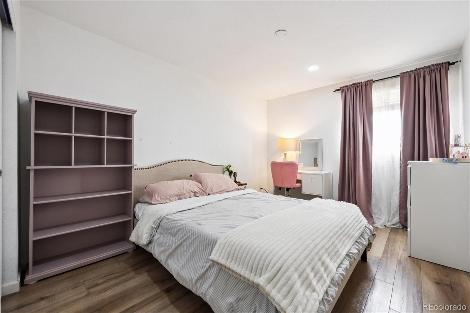 MLS Image #14 for 20765 e 39th avenue,denver, Colorado