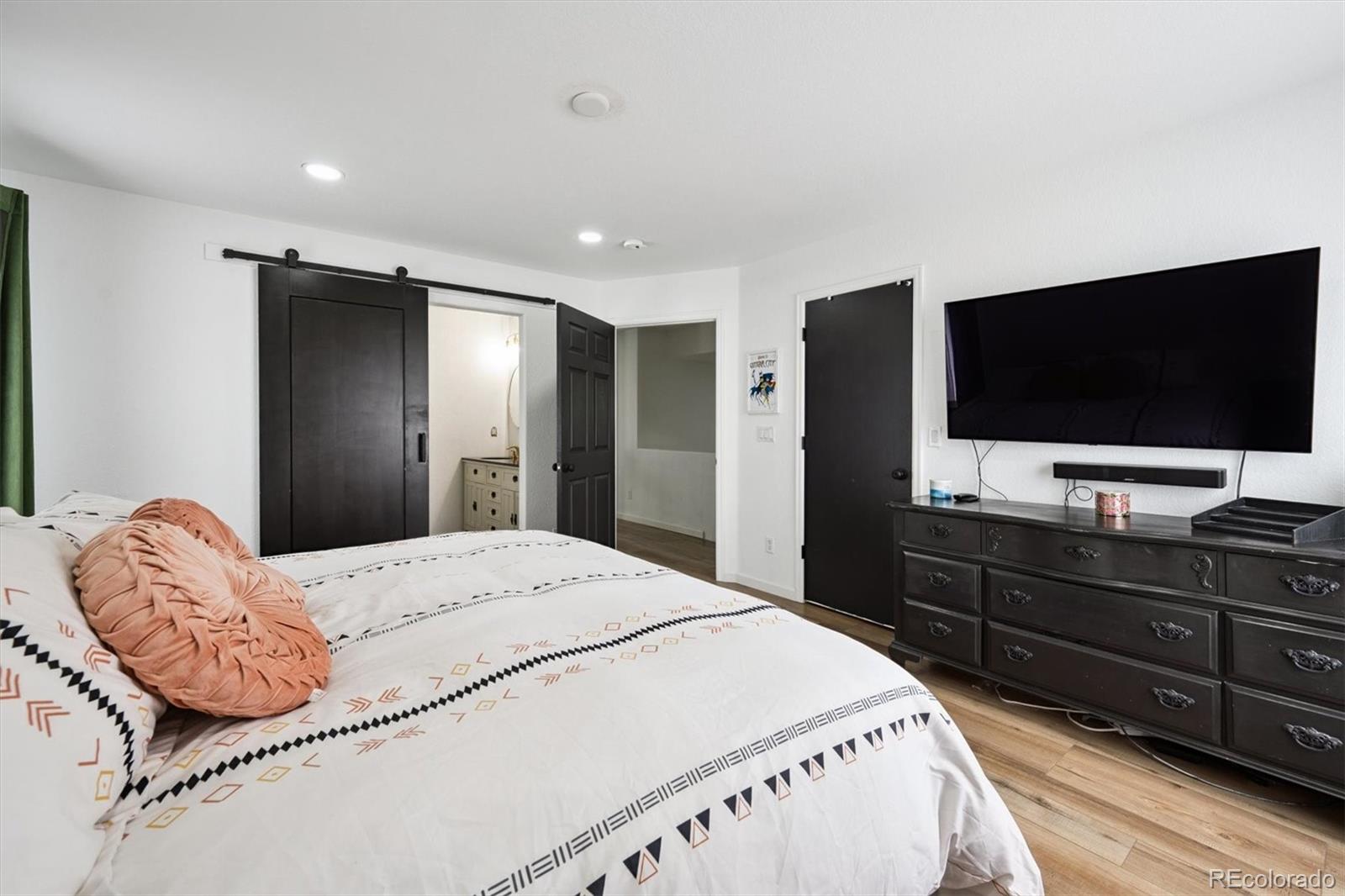 MLS Image #18 for 20765 e 39th avenue,denver, Colorado