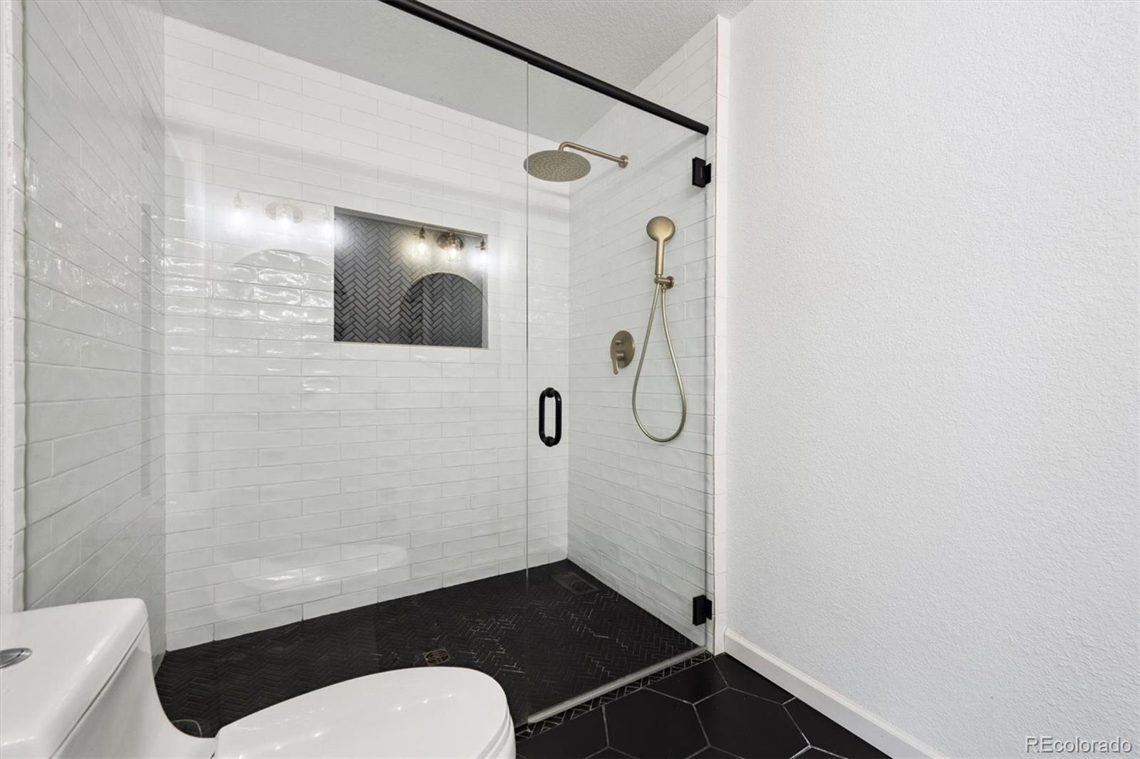 MLS Image #20 for 20765 e 39th avenue,denver, Colorado