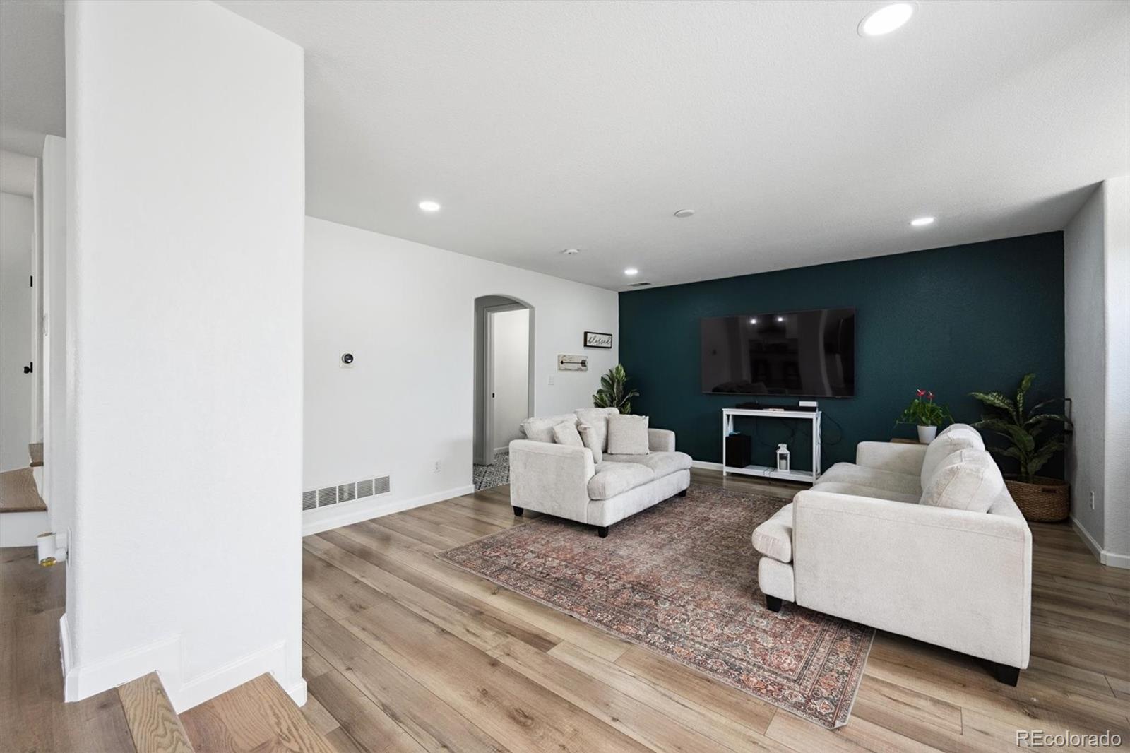 MLS Image #9 for 20765 e 39th avenue,denver, Colorado