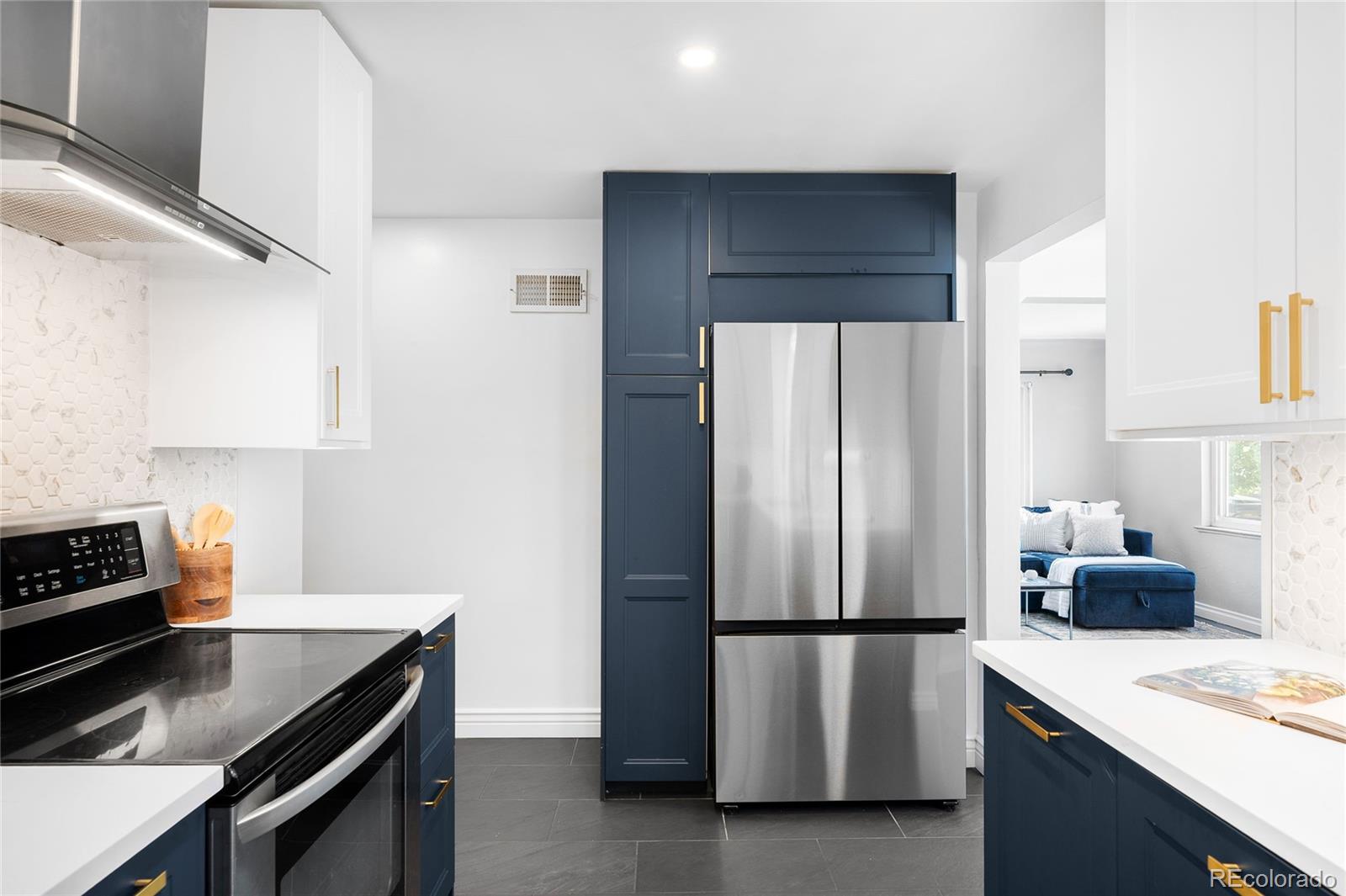 MLS Image #12 for 3055 s bannock street,englewood, Colorado