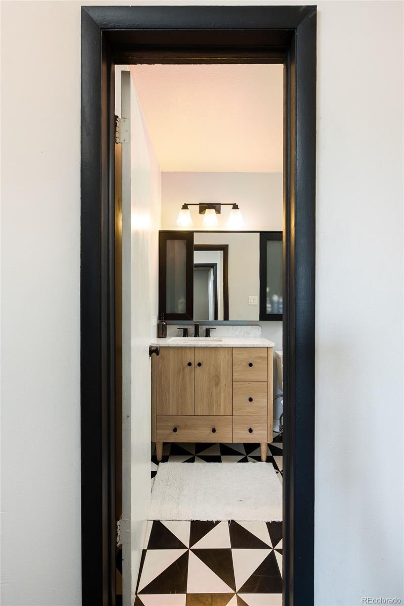 MLS Image #20 for 2700 s holly street,denver, Colorado