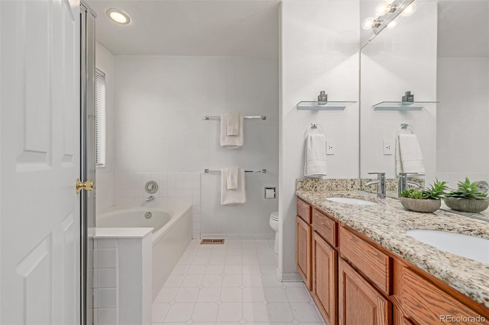 MLS Image #17 for 2905 s deframe way,lakewood, Colorado