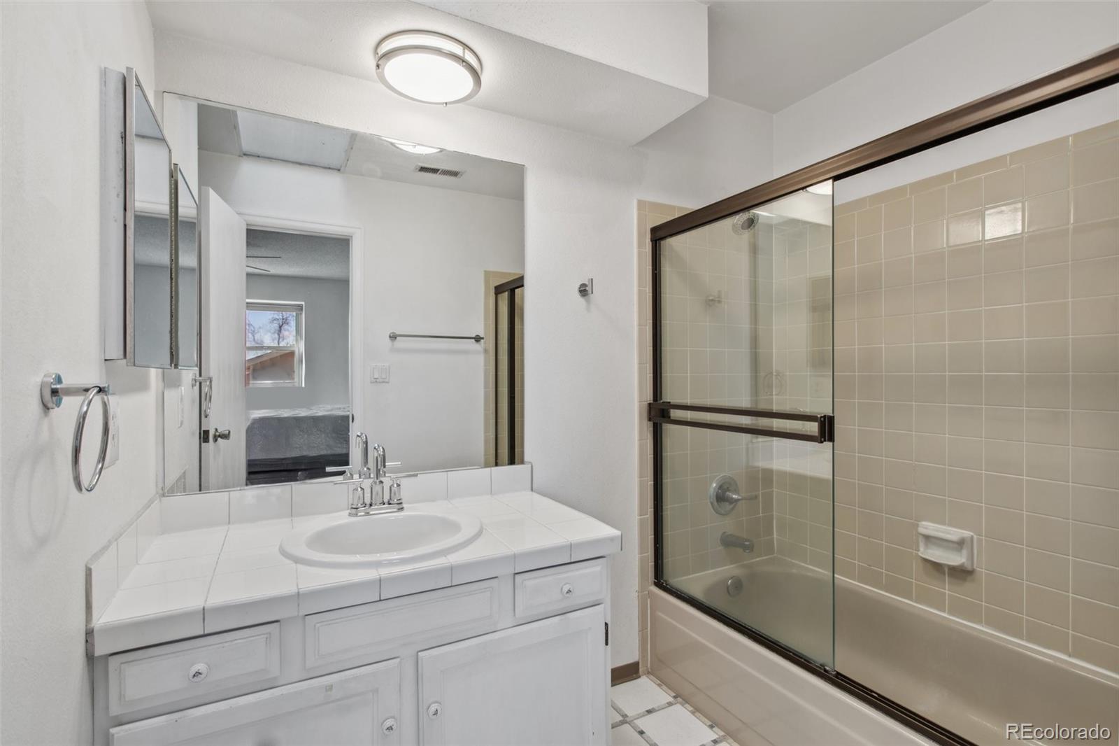 MLS Image #19 for 432 w rockrimmon boulevard,colorado springs, Colorado