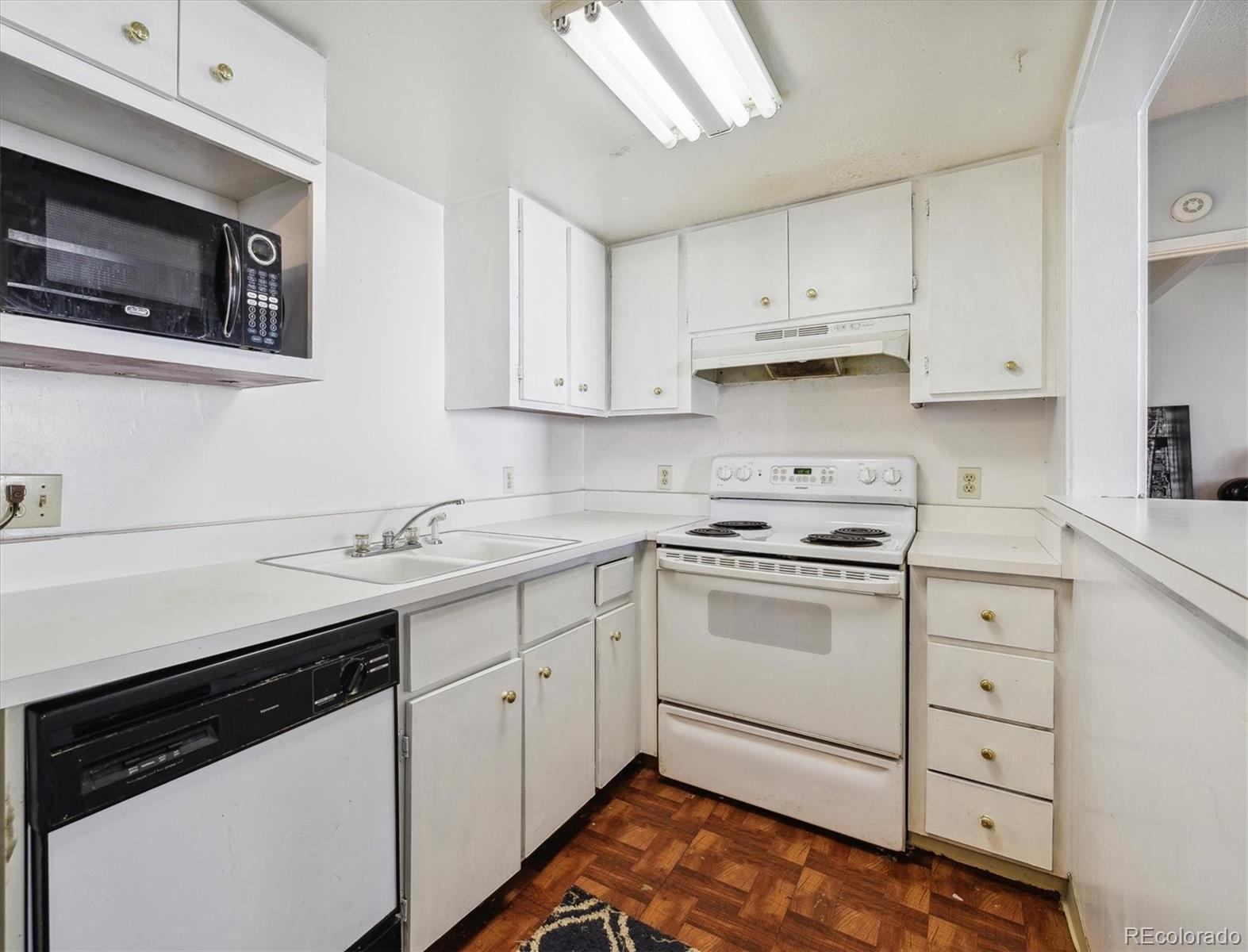 MLS Image #10 for 9995 e harvard avenue 221,denver, Colorado