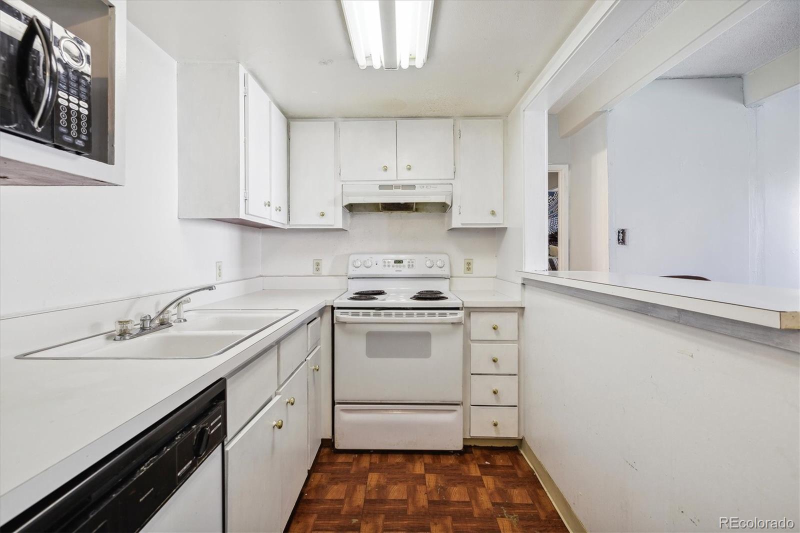 MLS Image #11 for 9995 e harvard avenue 221,denver, Colorado