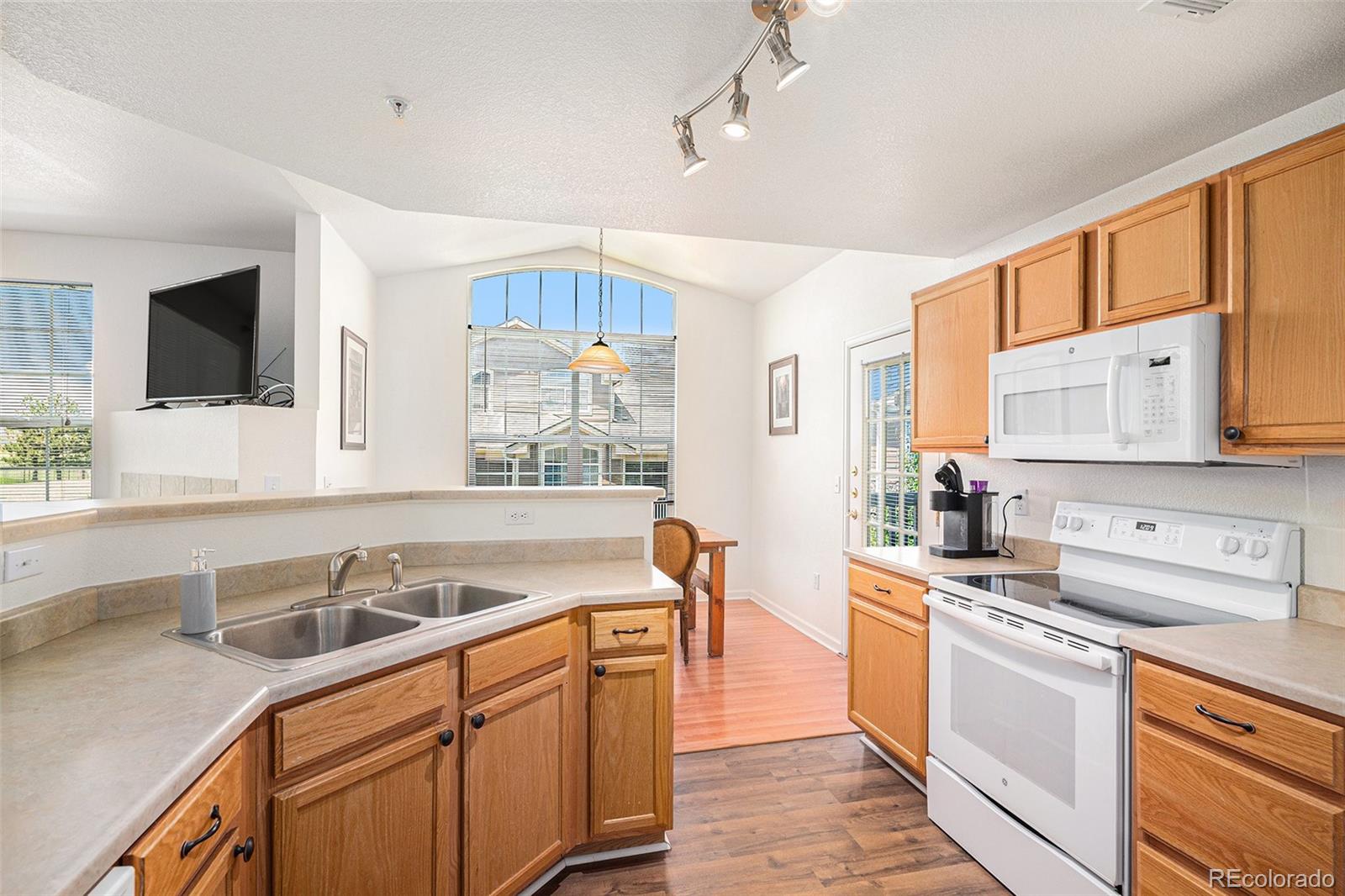 MLS Image #7 for 7440 s blackhawk street,englewood, Colorado