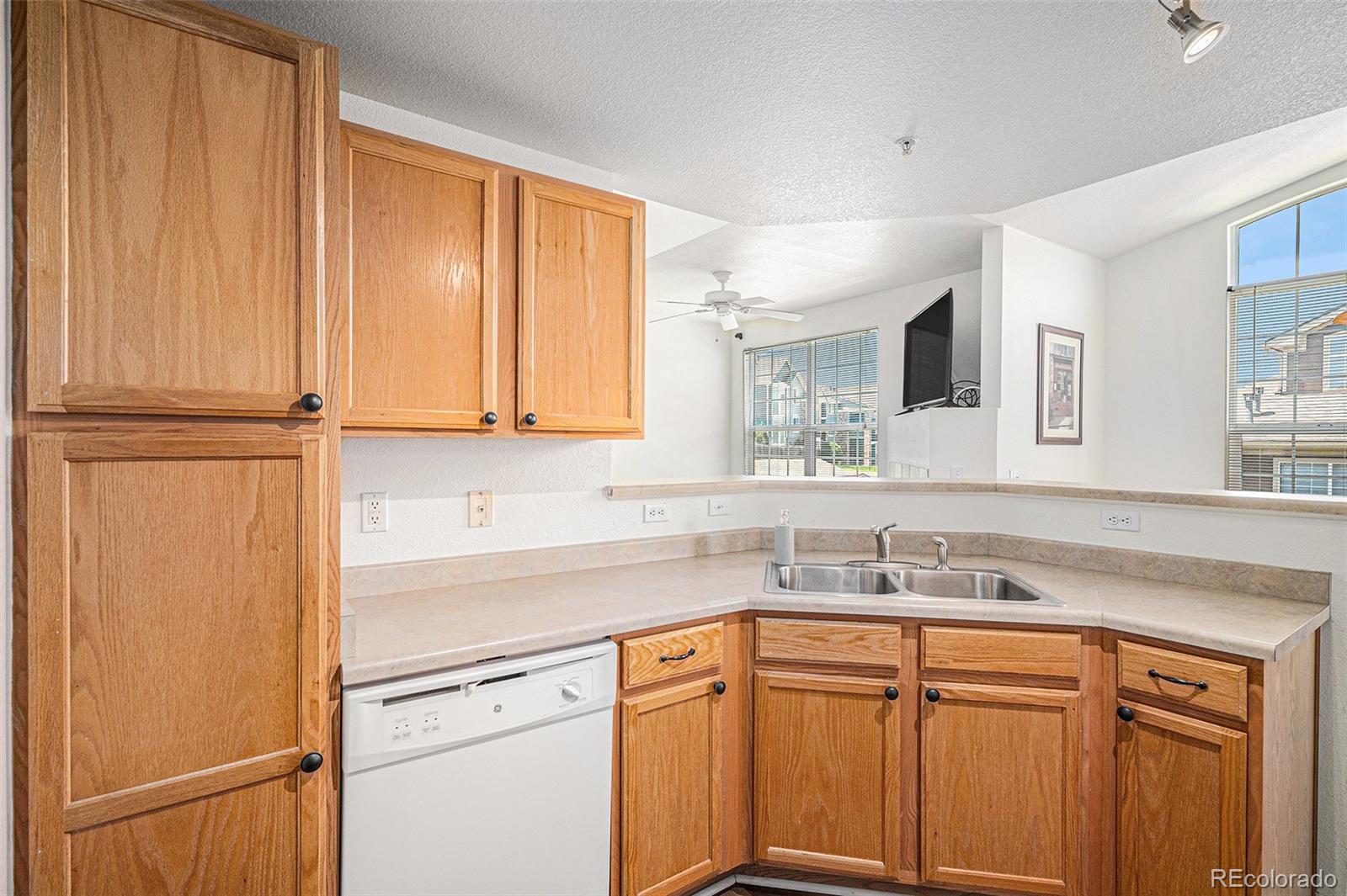MLS Image #9 for 7440 s blackhawk street,englewood, Colorado