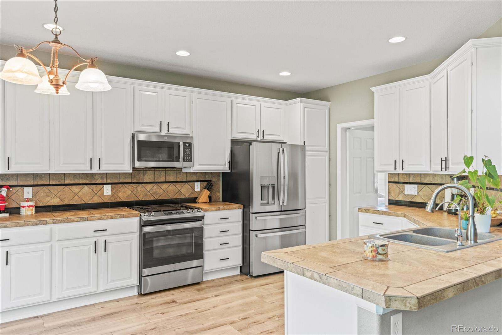 MLS Image #6 for 15021  josephine street,thornton, Colorado