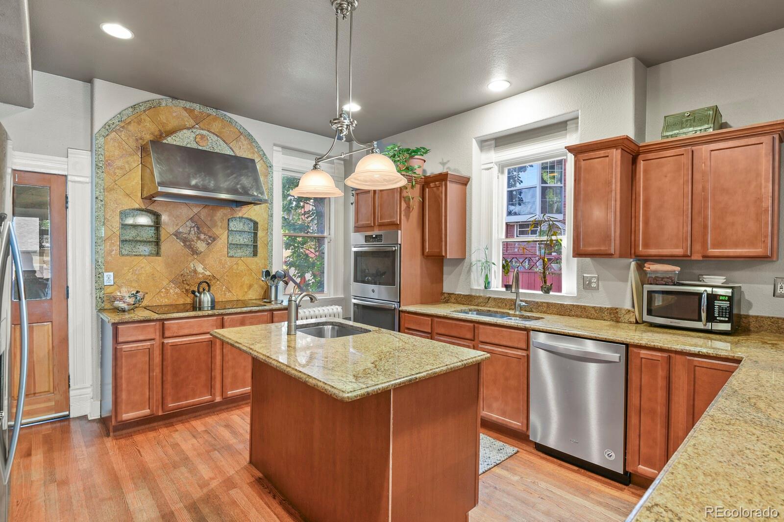 MLS Image #9 for 1160  york street,denver, Colorado