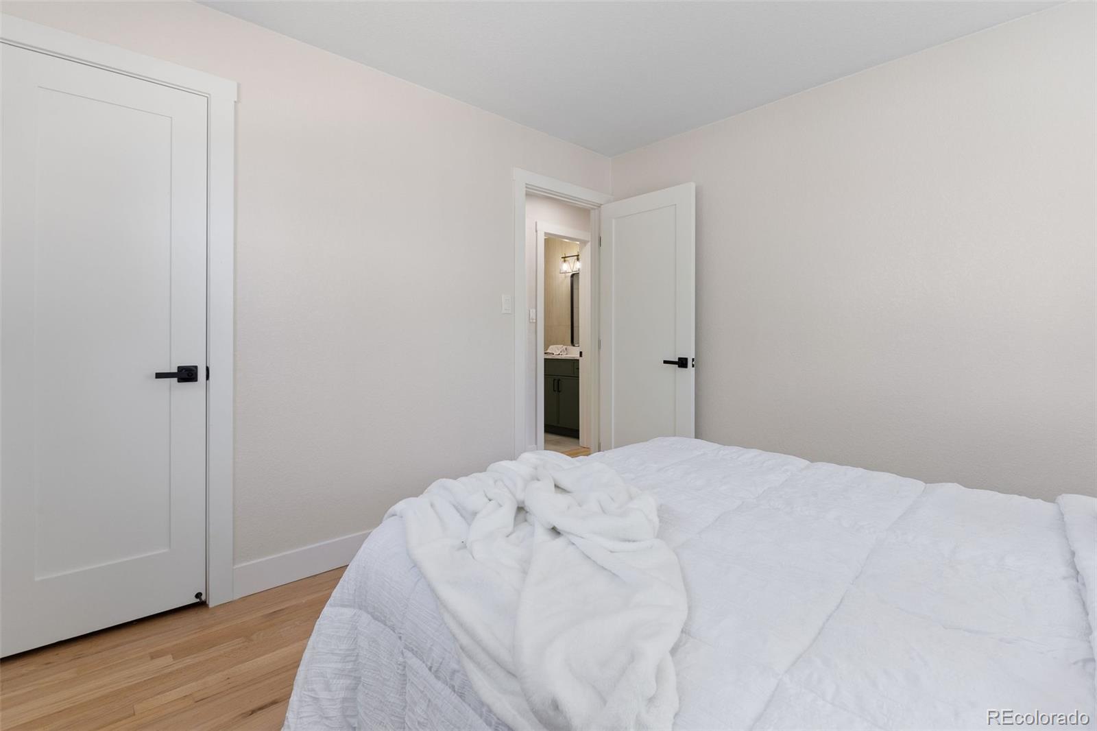 MLS Image #11 for 1670 s quieto court,denver, Colorado
