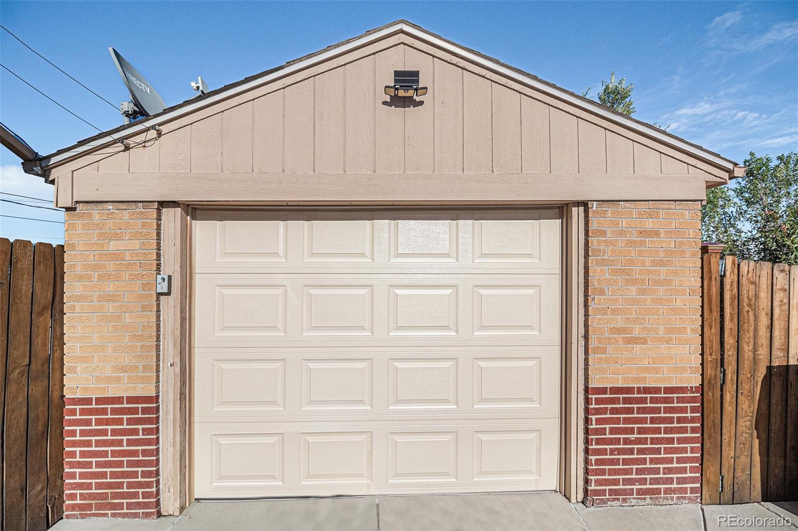 MLS Image #18 for 7066  jennie drive,denver, Colorado