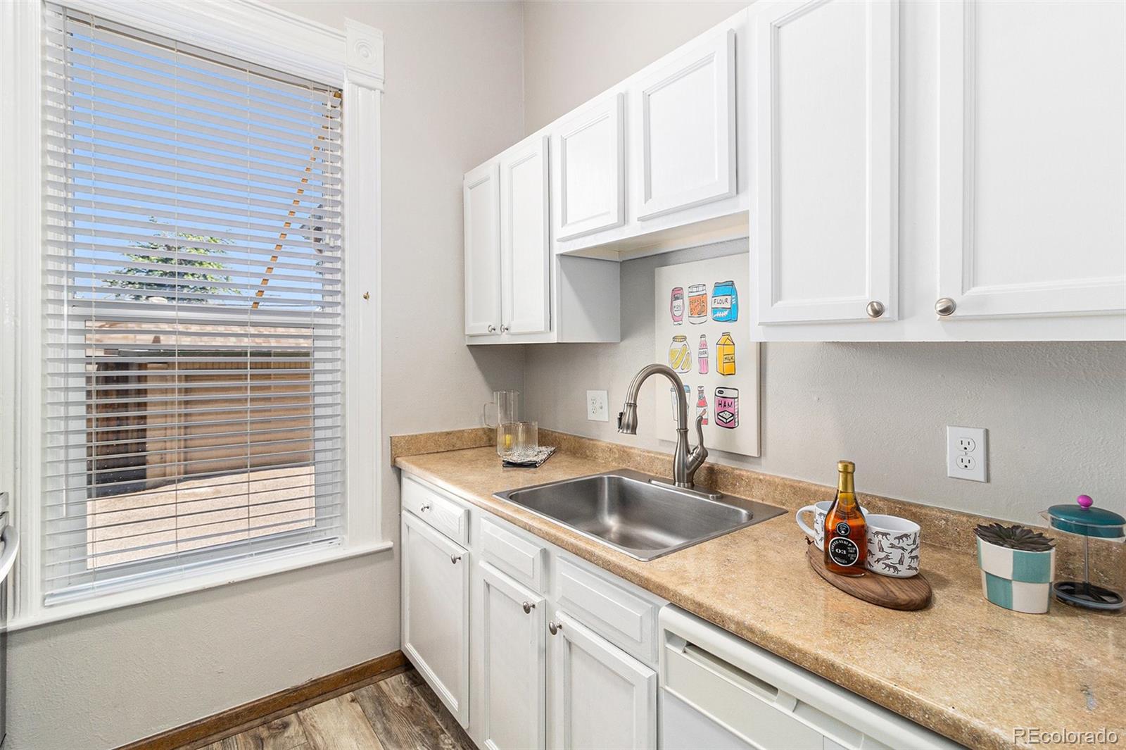 MLS Image #8 for 813 e 14th avenue,denver, Colorado