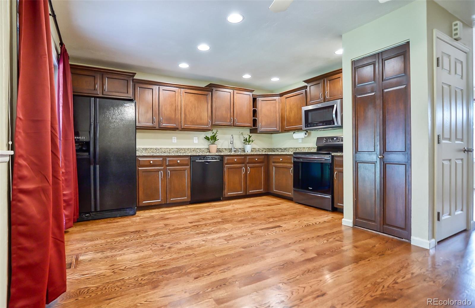 MLS Image #4 for 6627 s garland way,littleton, Colorado