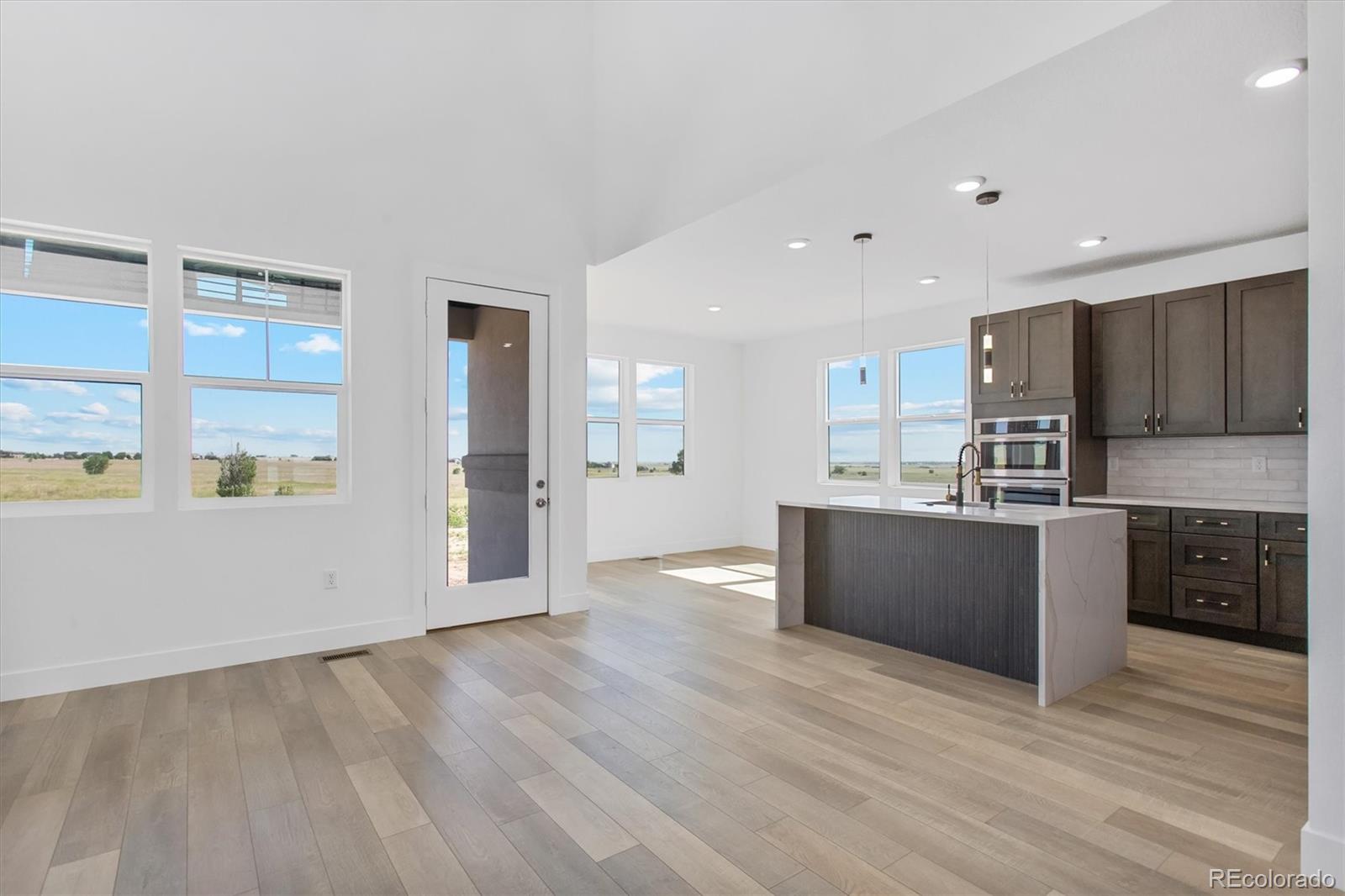 MLS Image #11 for 995  pinehurst court,bennett, Colorado