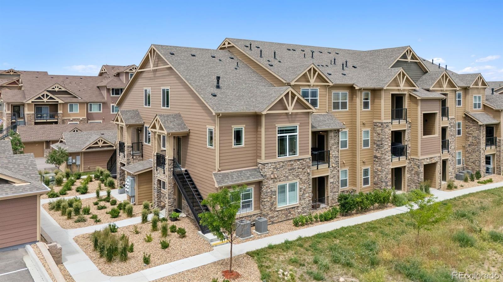 MLS Image #3 for 10062 w victoria place,littleton, Colorado