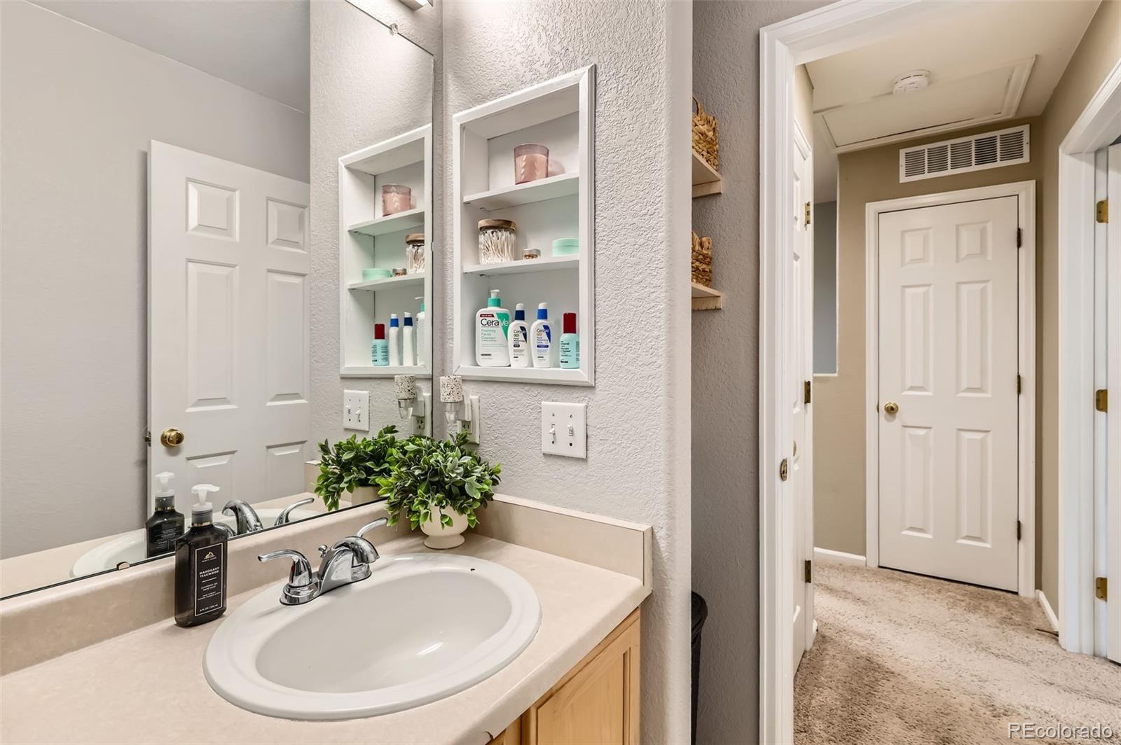 MLS Image #12 for 10700  kimblewyck circle,northglenn, Colorado