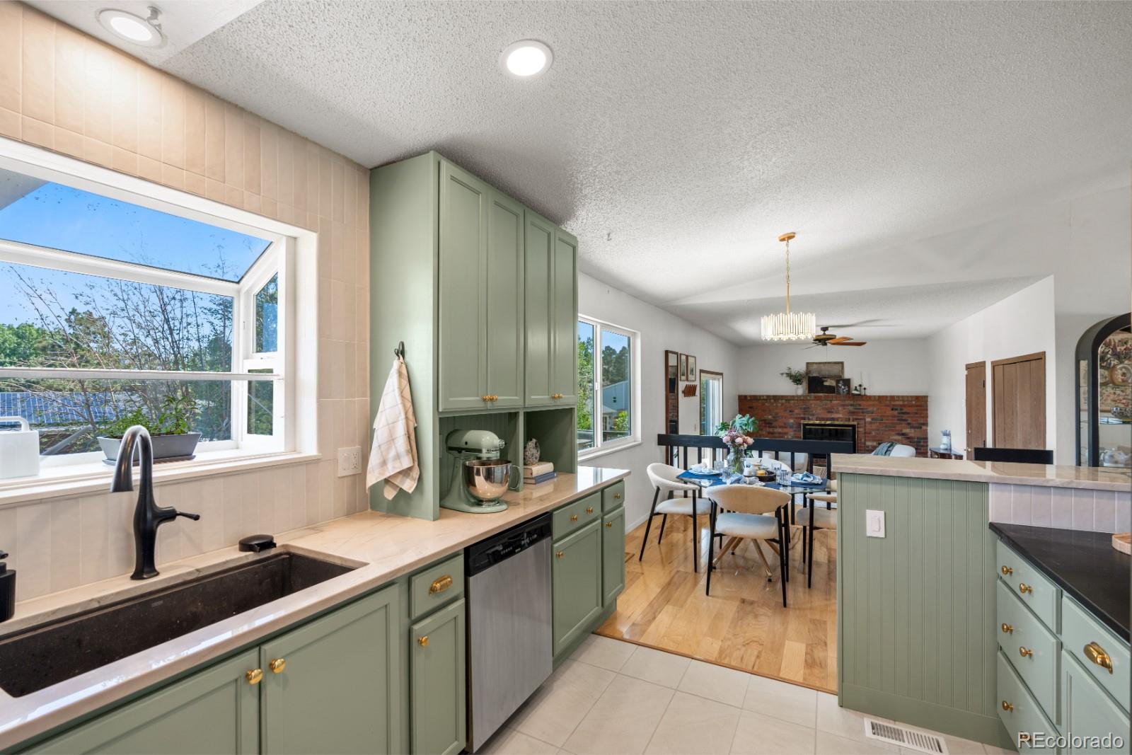 MLS Image #11 for 2910  downhill drive,colorado springs, Colorado