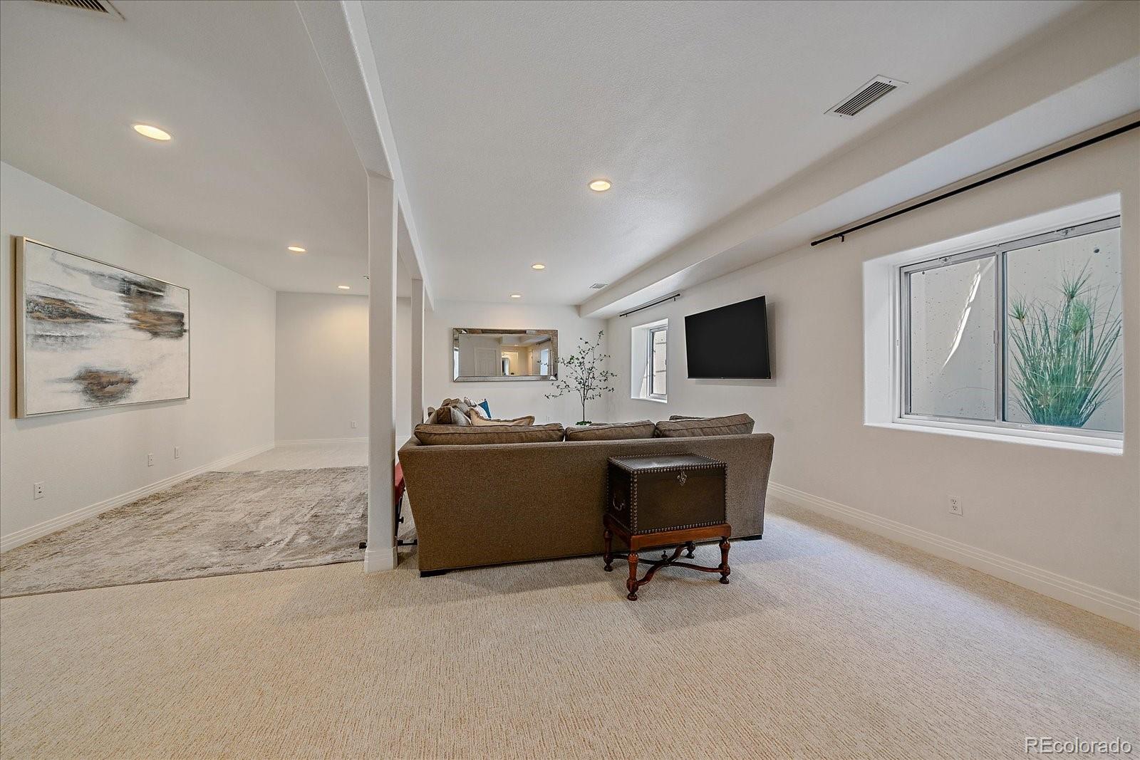 MLS Image #33 for 2340 s columbine street,denver, Colorado