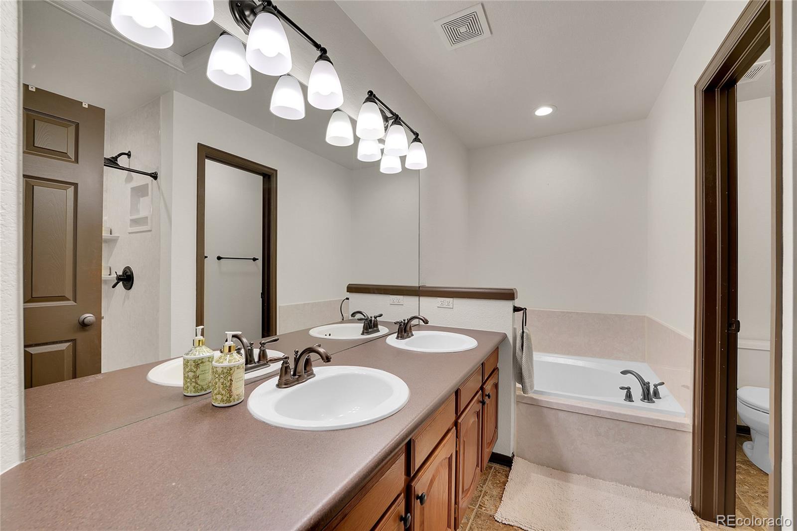 MLS Image #18 for 2972 w long drive,littleton, Colorado