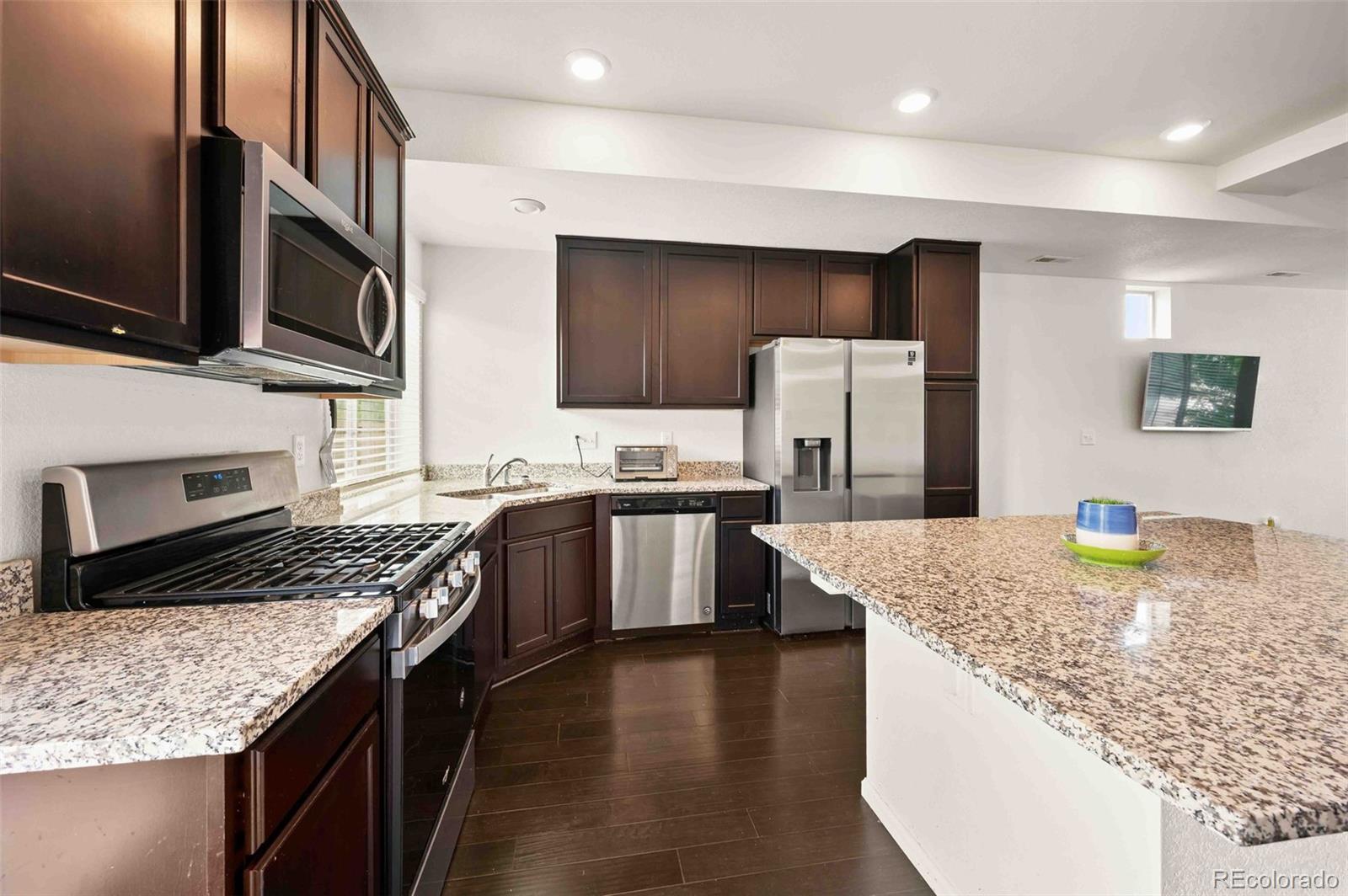 MLS Image #4 for 10071  yampa court,commerce city, Colorado
