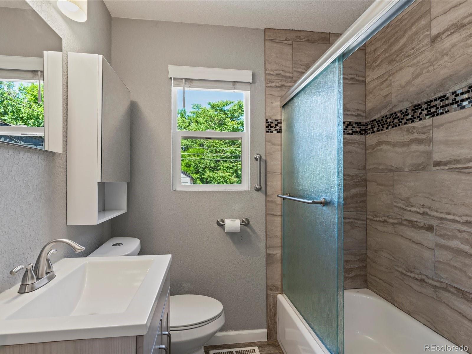 MLS Image #12 for 1785  geneva street,aurora, Colorado