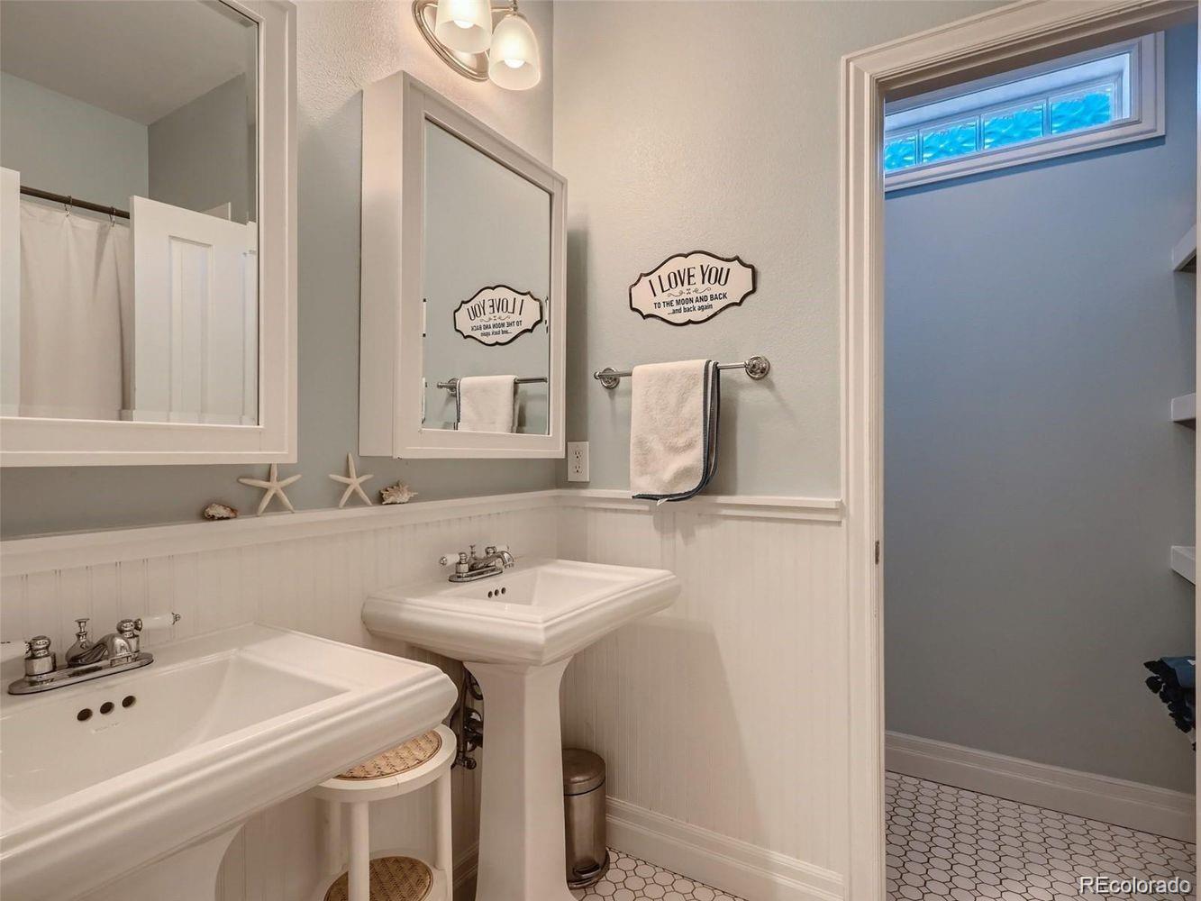 MLS Image #17 for 930  kearney street,denver, Colorado