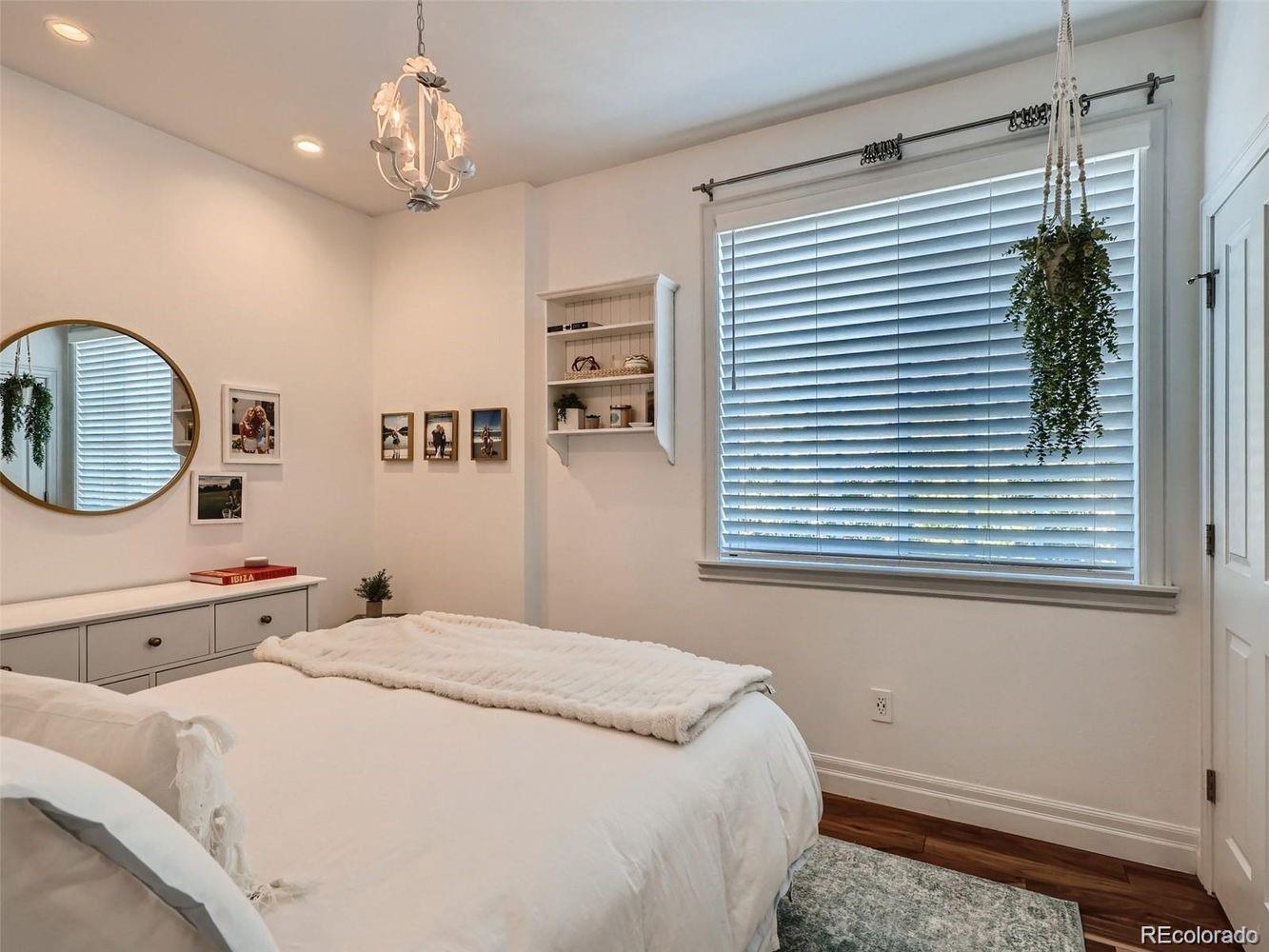 MLS Image #18 for 930  kearney street,denver, Colorado