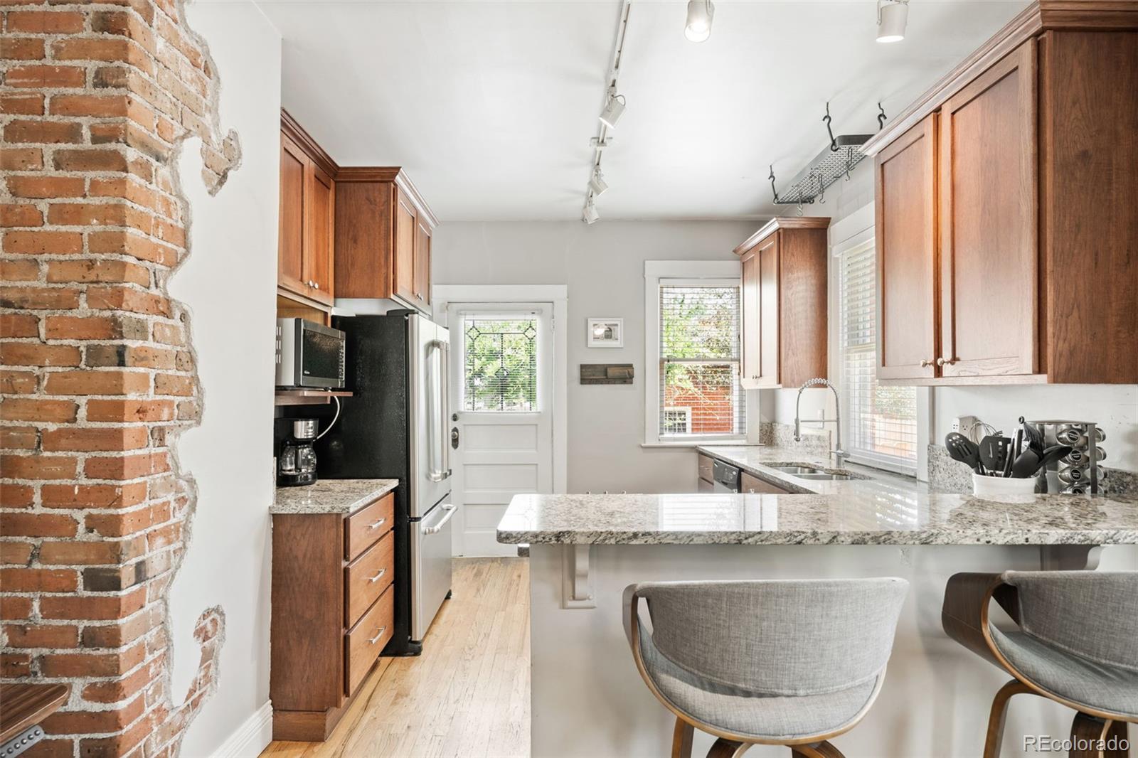 MLS Image #10 for 534 s pearl street,denver, Colorado