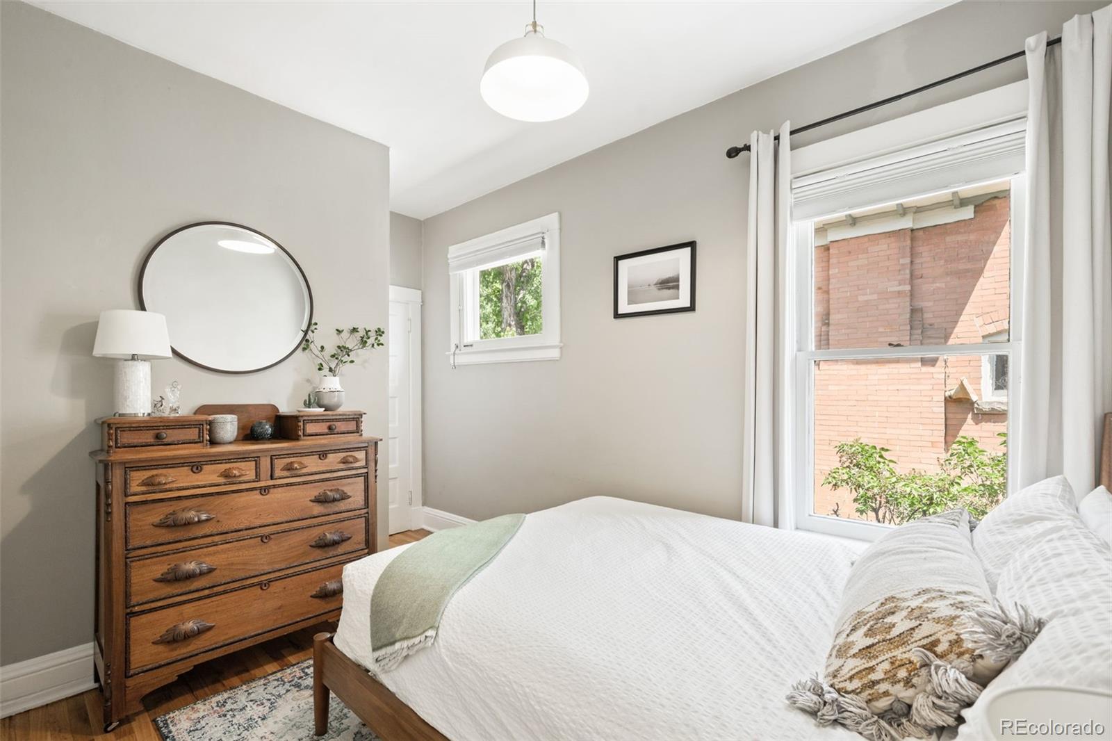MLS Image #17 for 534 s pearl street,denver, Colorado