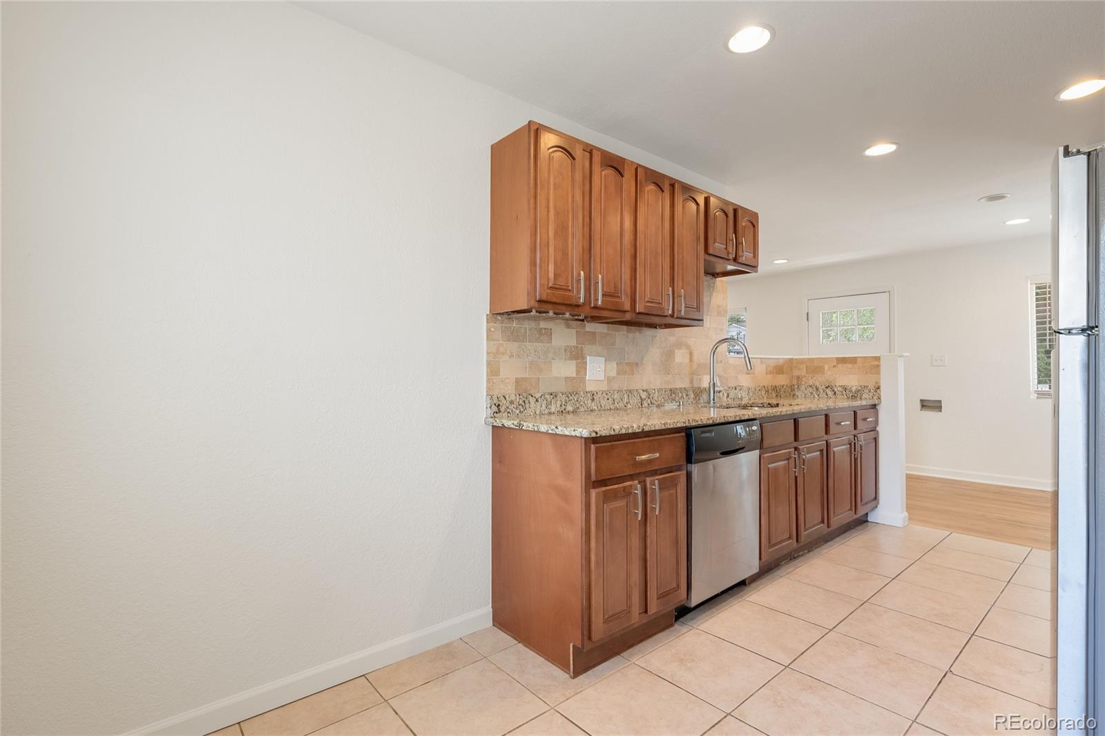 MLS Image #7 for 4972 w custer place,denver, Colorado