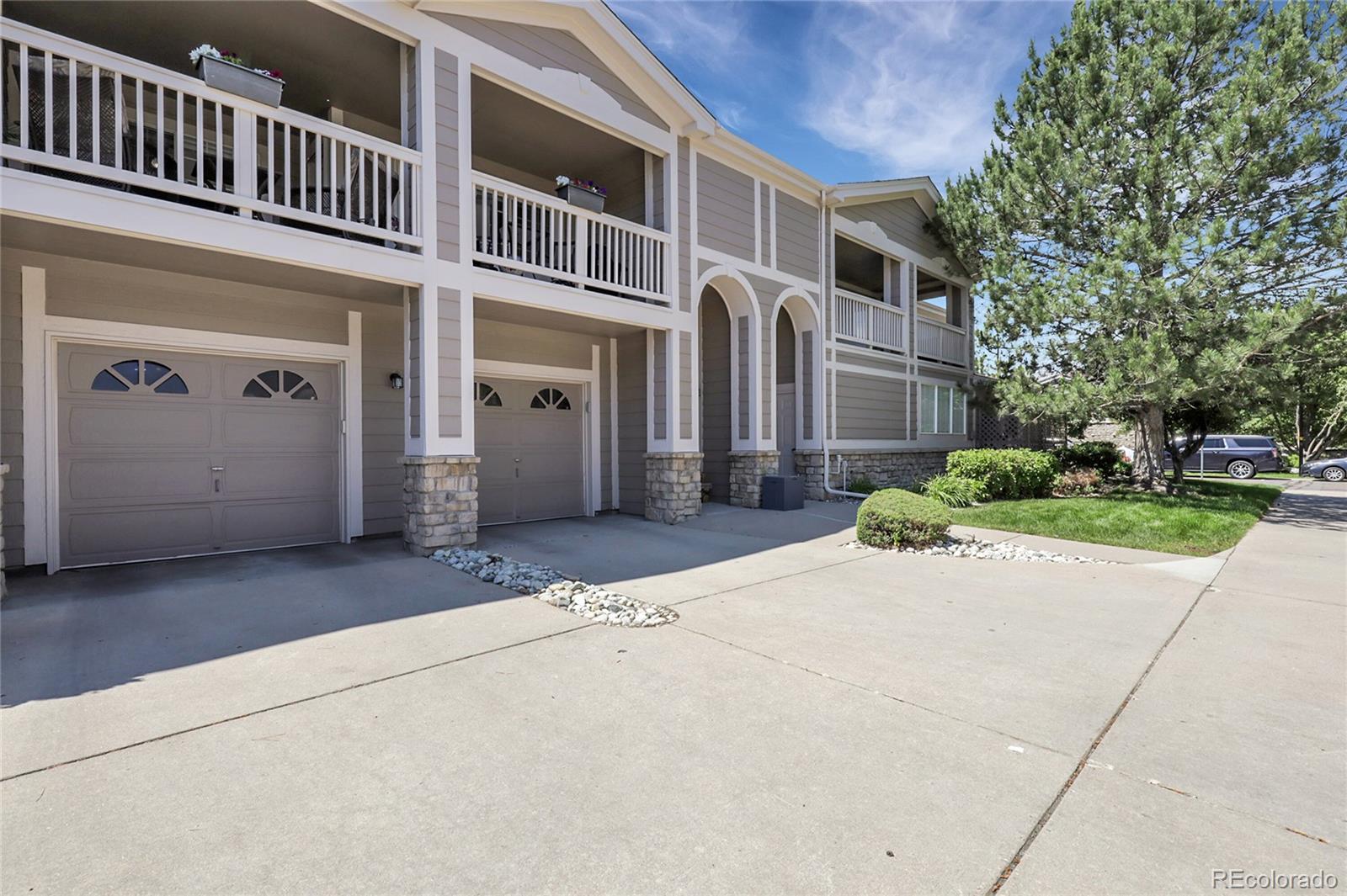 MLS Image #2 for 4251 s blackhawk circle,aurora, Colorado