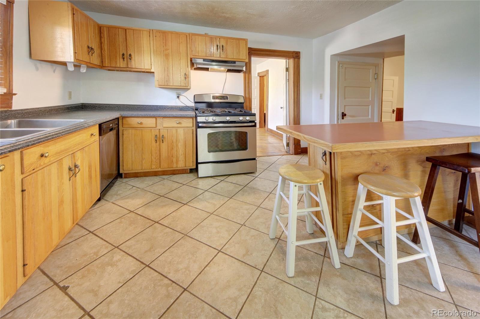 MLS Image #11 for 827 w kiowa street,colorado springs, Colorado