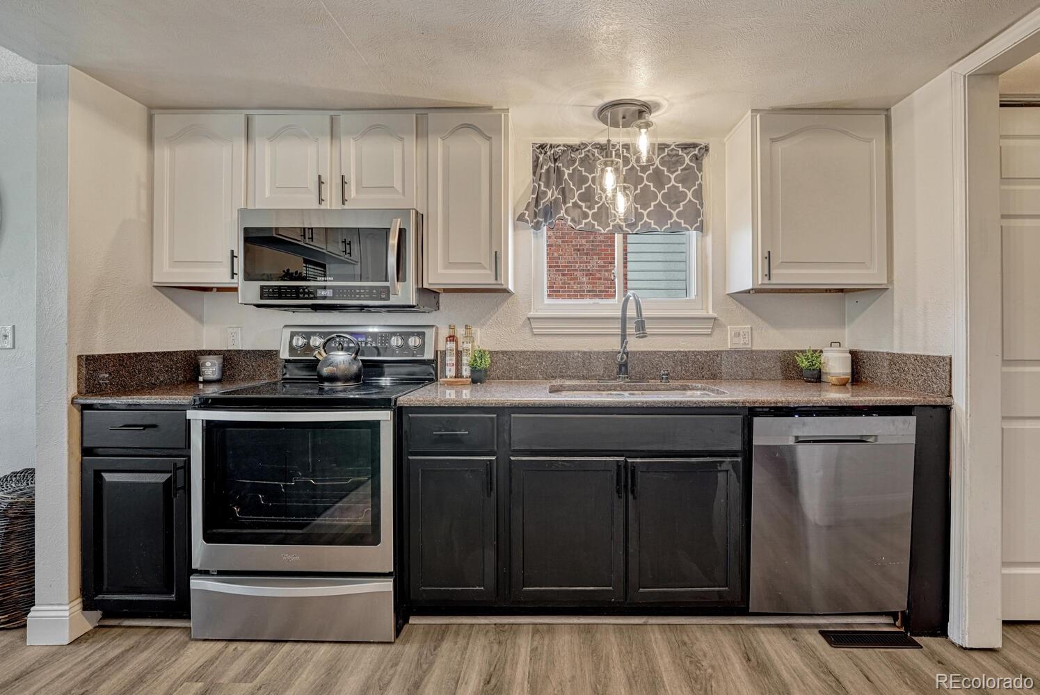 MLS Image #14 for 1572 w long avenue,littleton, Colorado