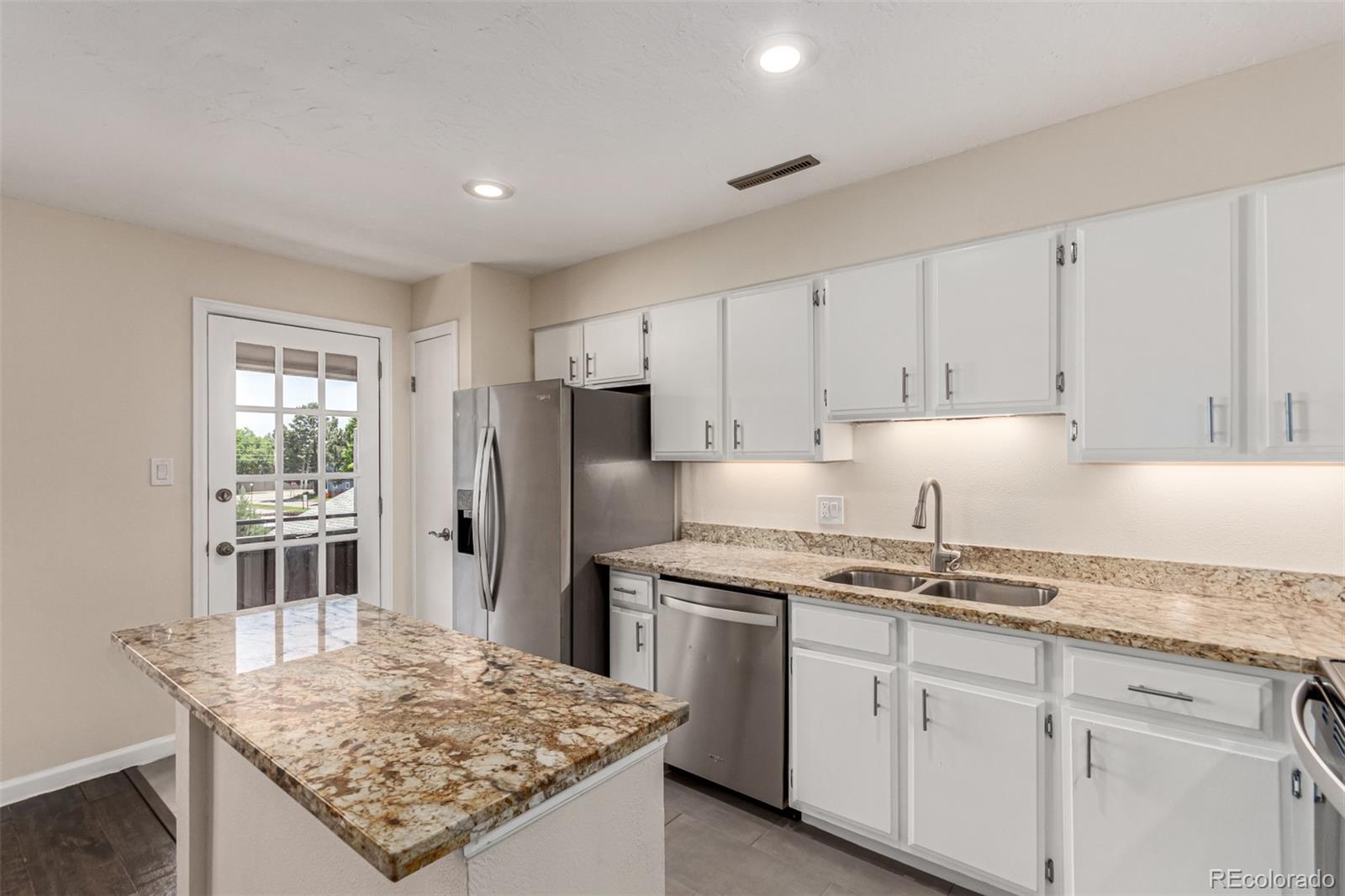MLS Image #14 for 2301 e fremont avenue w08,centennial, Colorado