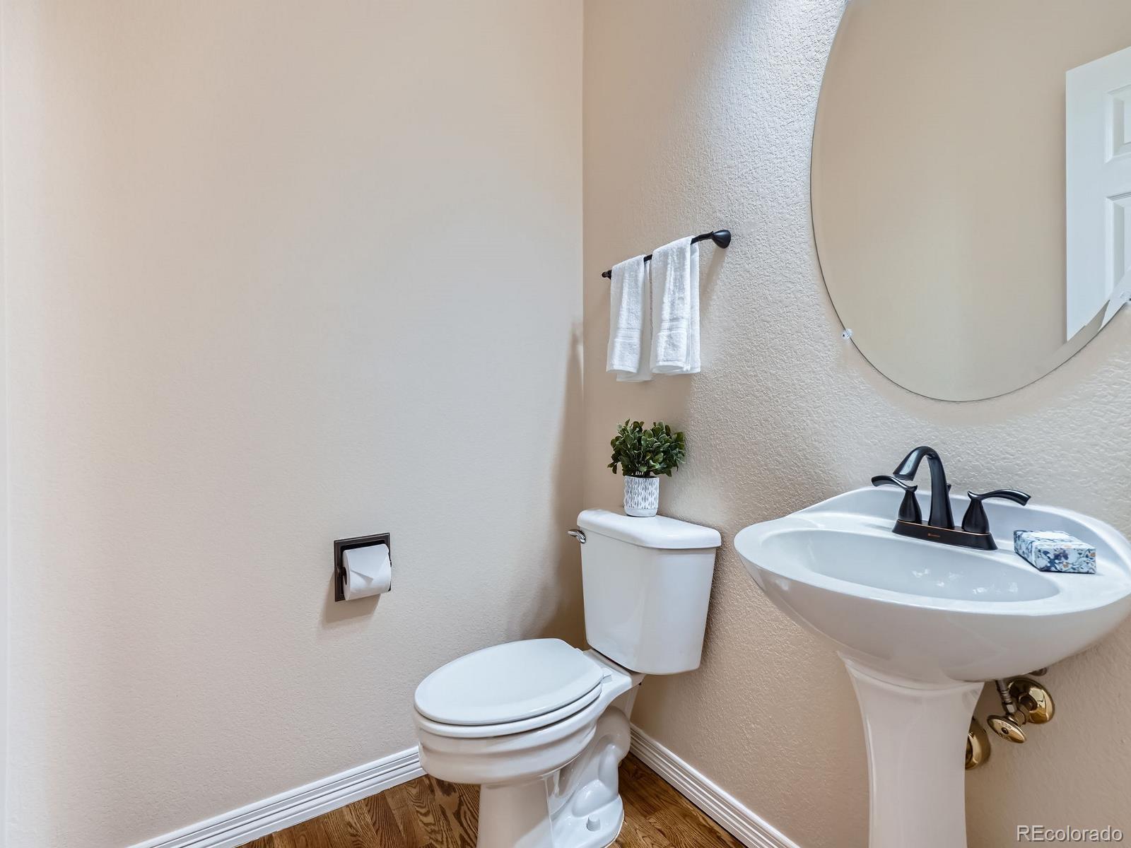 MLS Image #9 for 6577 s waco way,aurora, Colorado