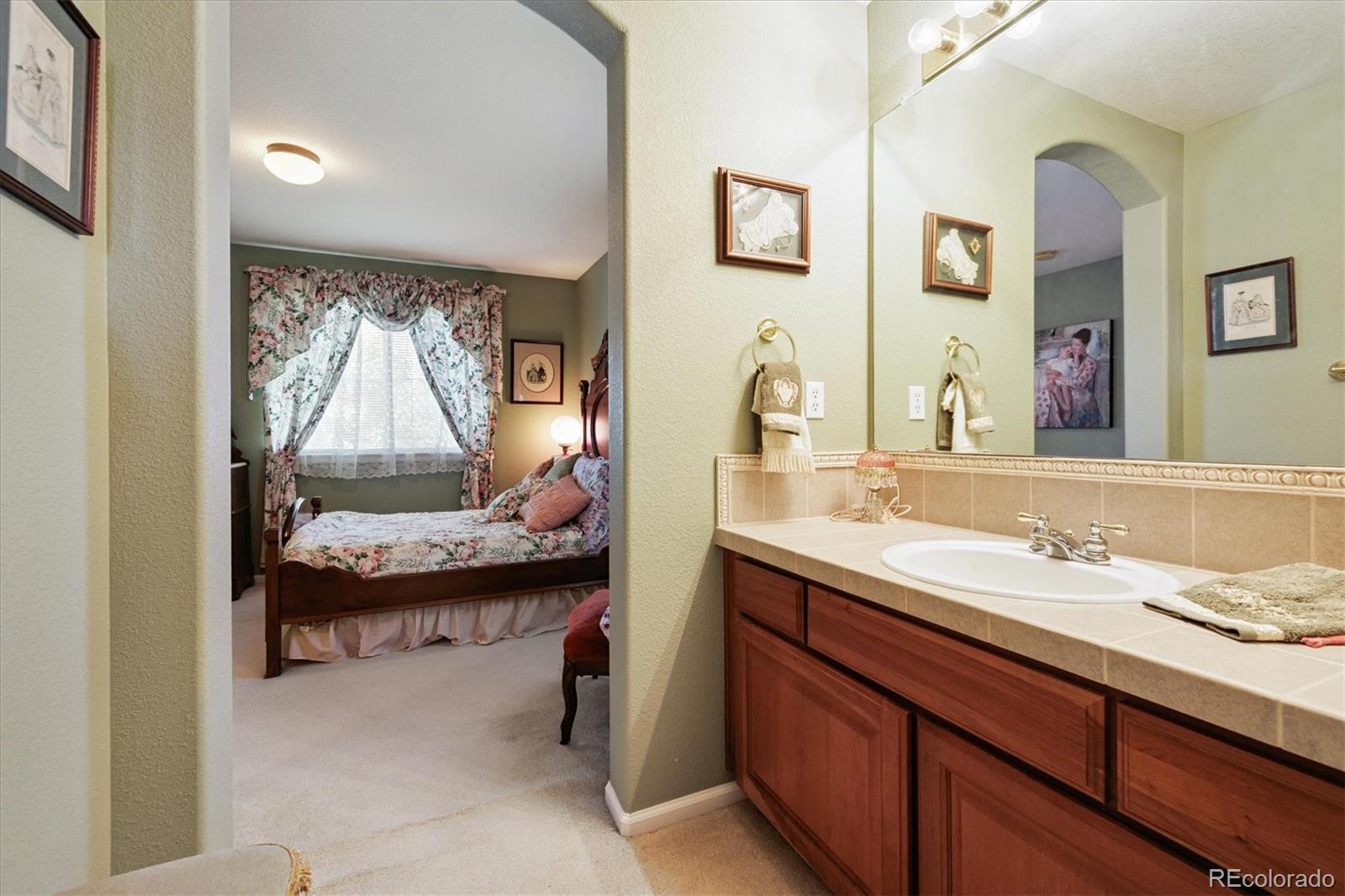MLS Image #33 for 17298 e lake place,aurora, Colorado