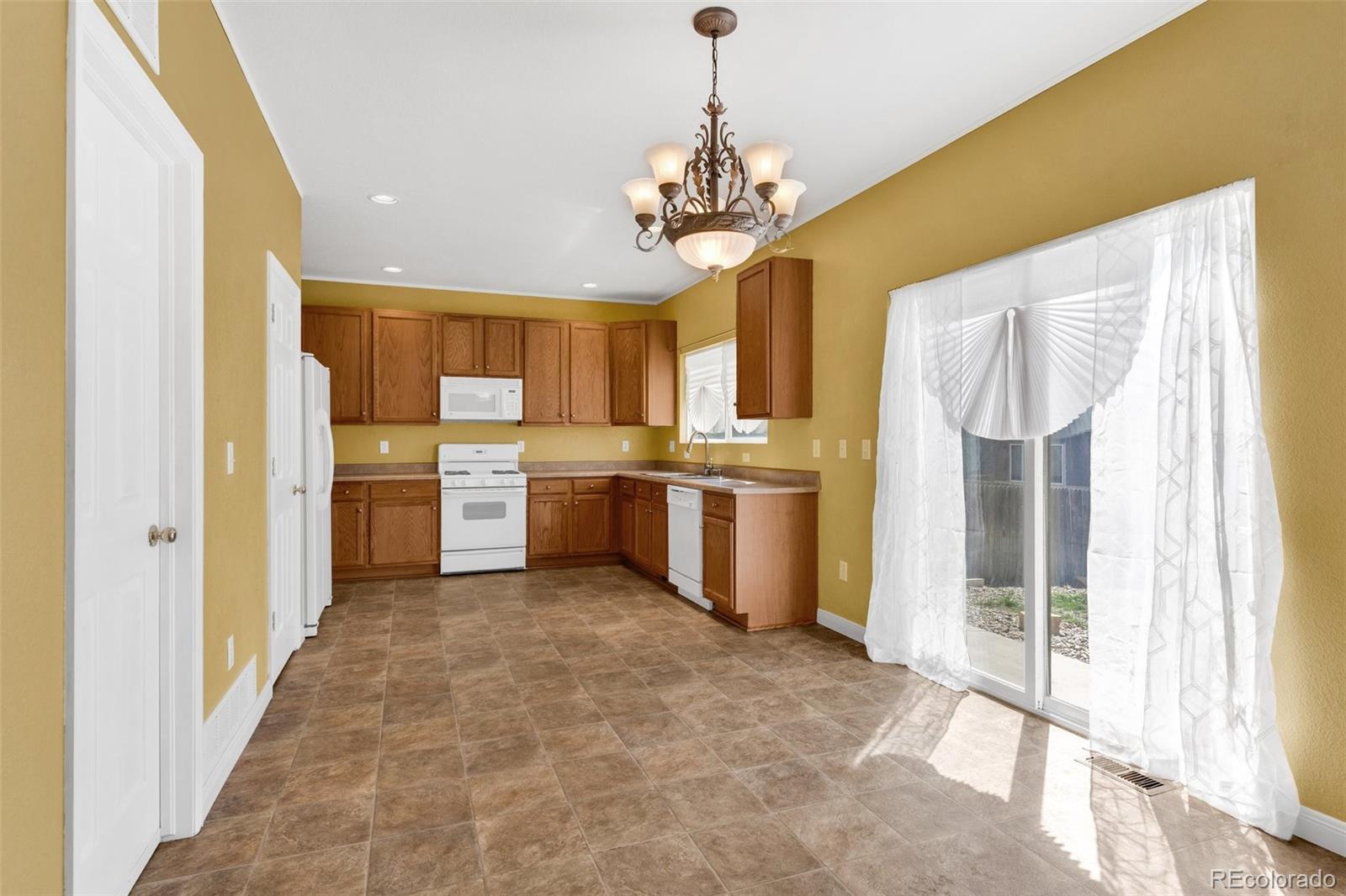 MLS Image #13 for 8333  hames drive,colorado springs, Colorado