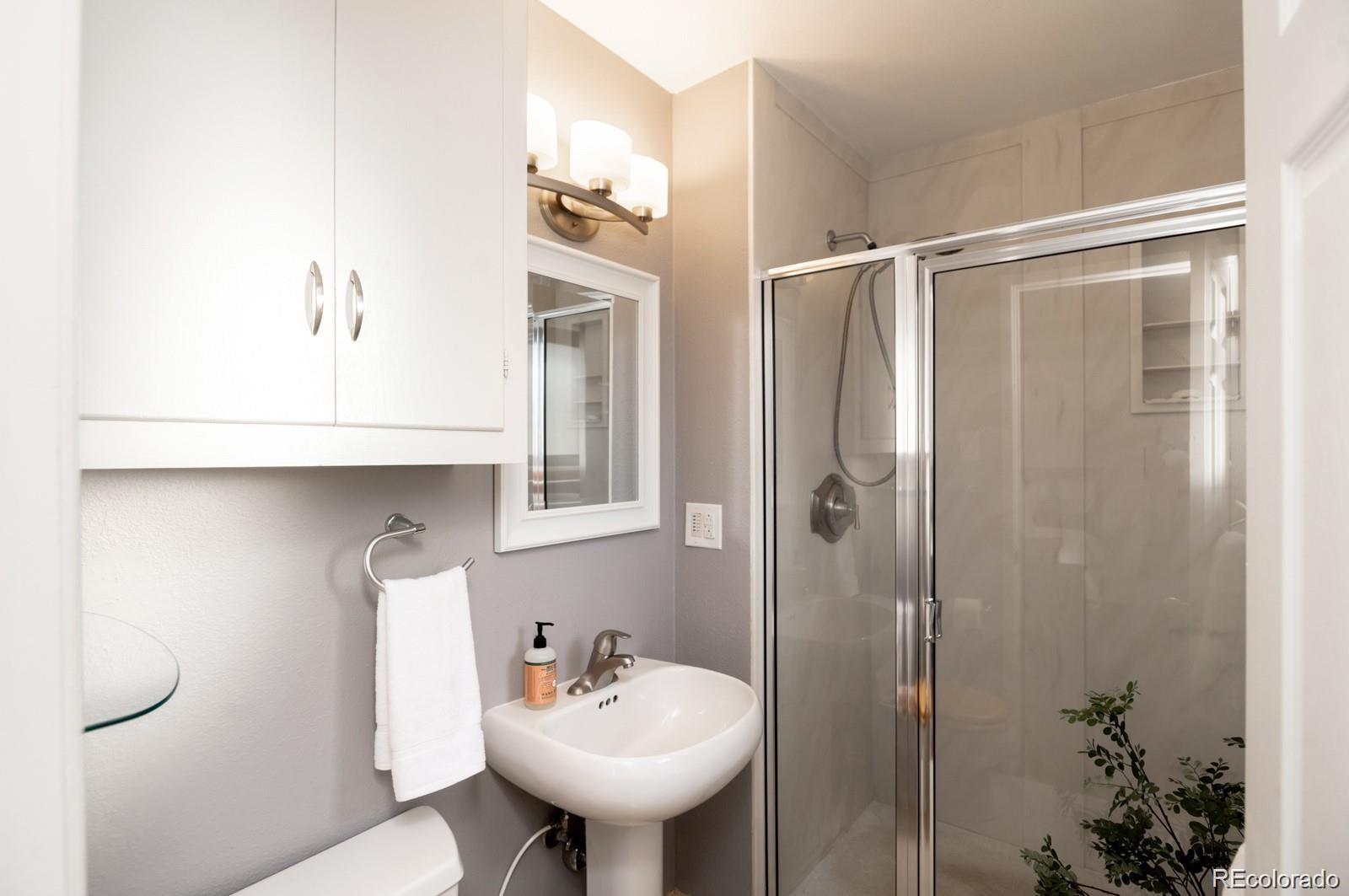 MLS Image #17 for 3004 s niagara way,denver, Colorado
