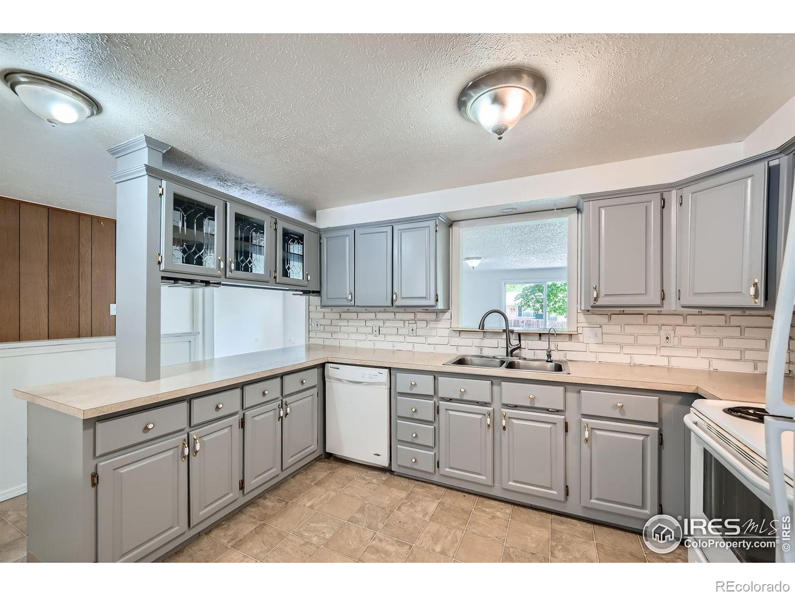 MLS Image #2 for 131 e 15th avenue,longmont, Colorado