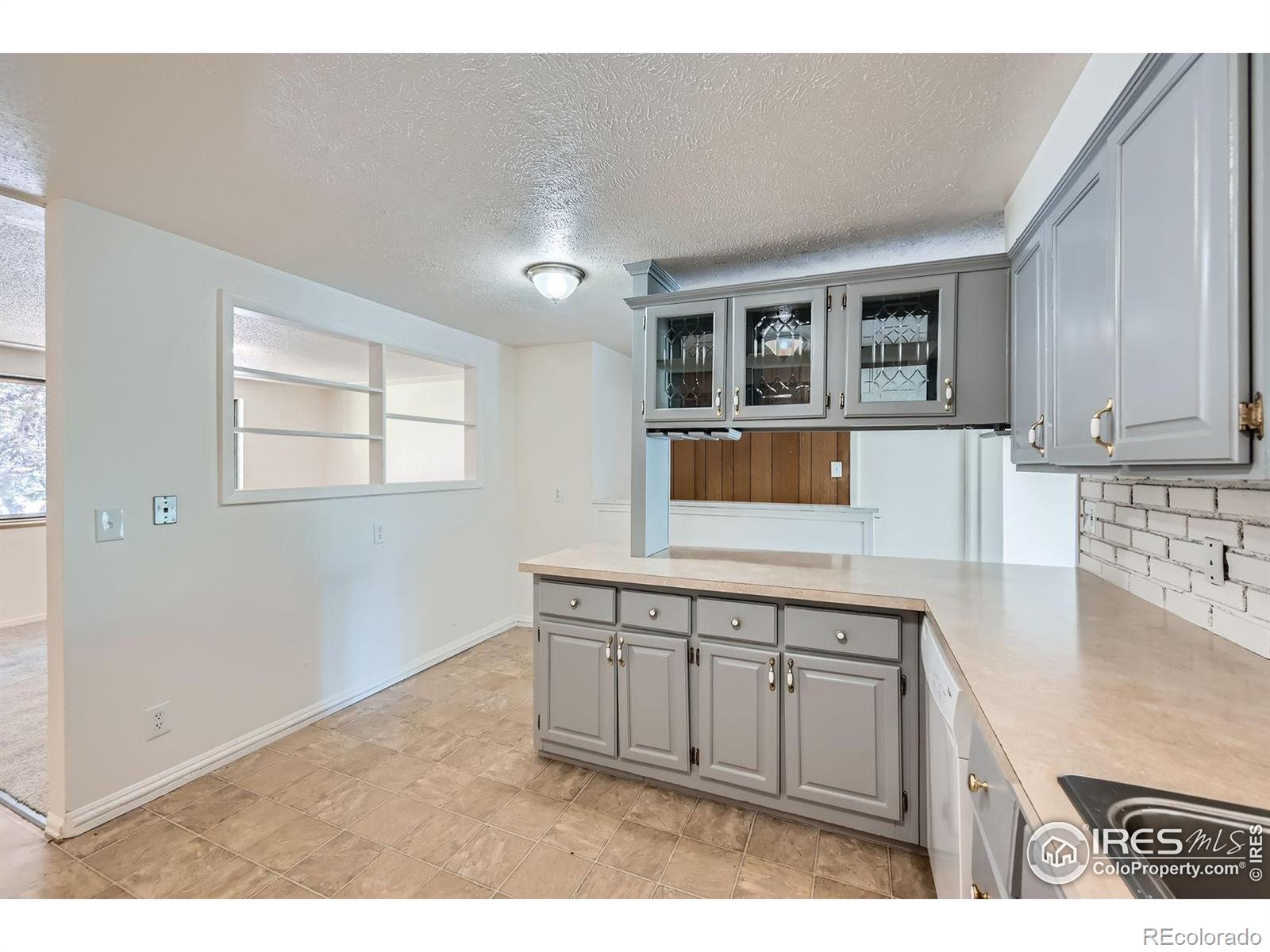 MLS Image #3 for 131 e 15th avenue,longmont, Colorado