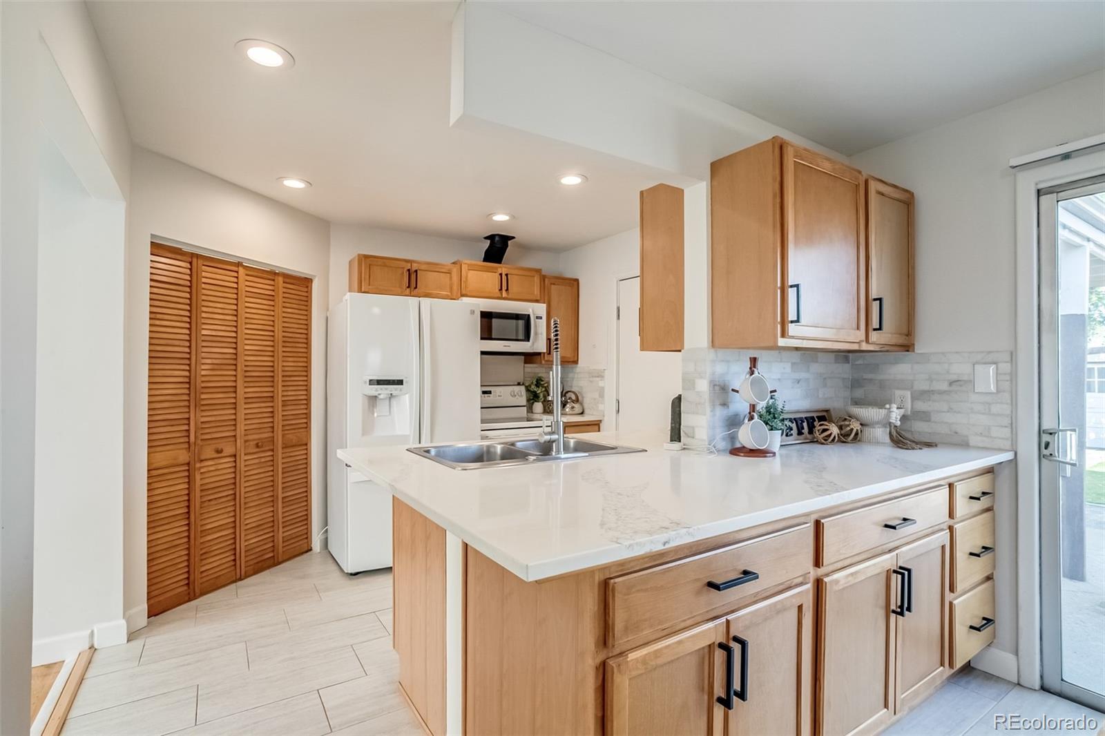 MLS Image #10 for 1060  grove street,denver, Colorado