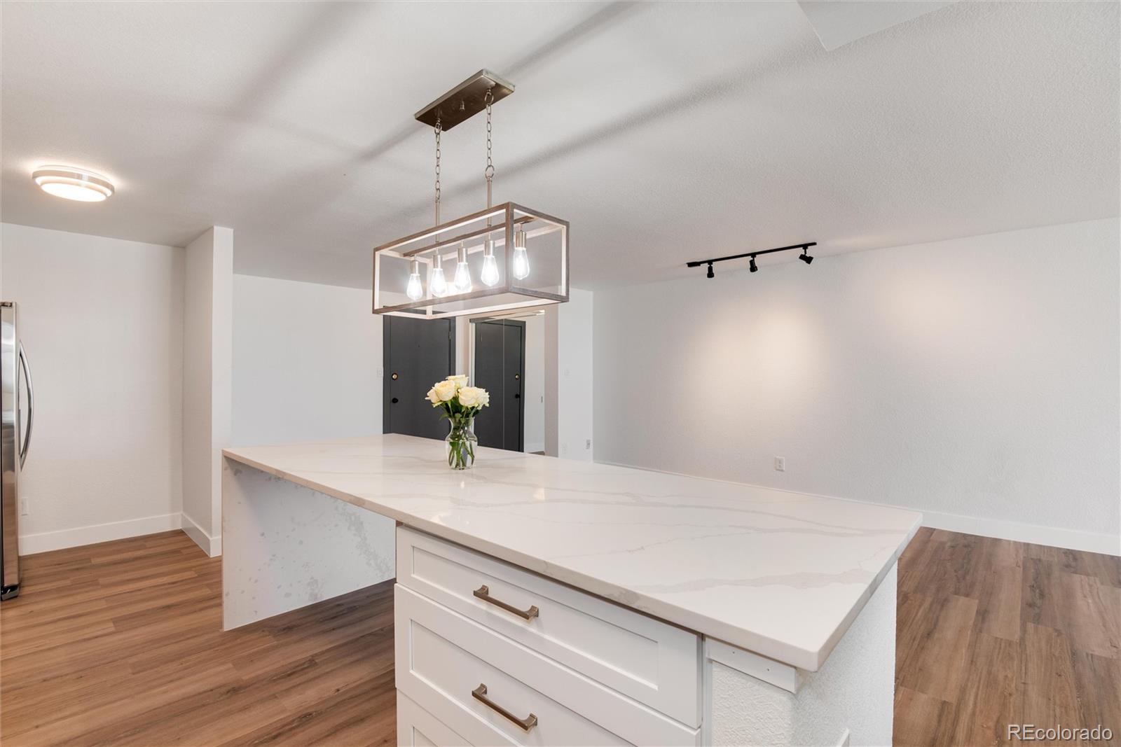 MLS Image #11 for 2  adams street,denver, Colorado