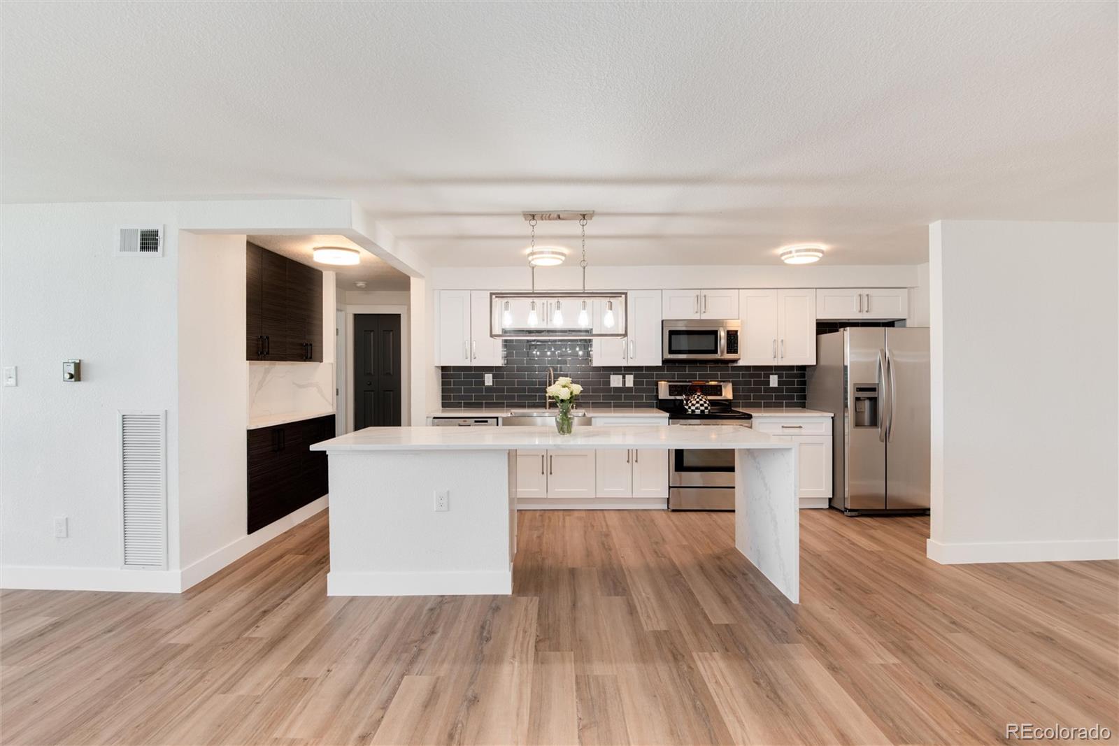MLS Image #7 for 2  adams street,denver, Colorado