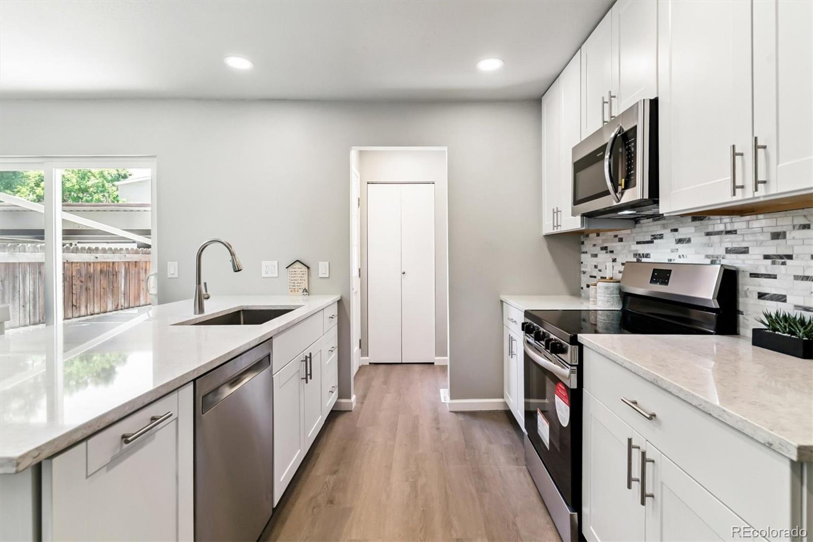 MLS Image #5 for 1927 s peoria street,aurora, Colorado