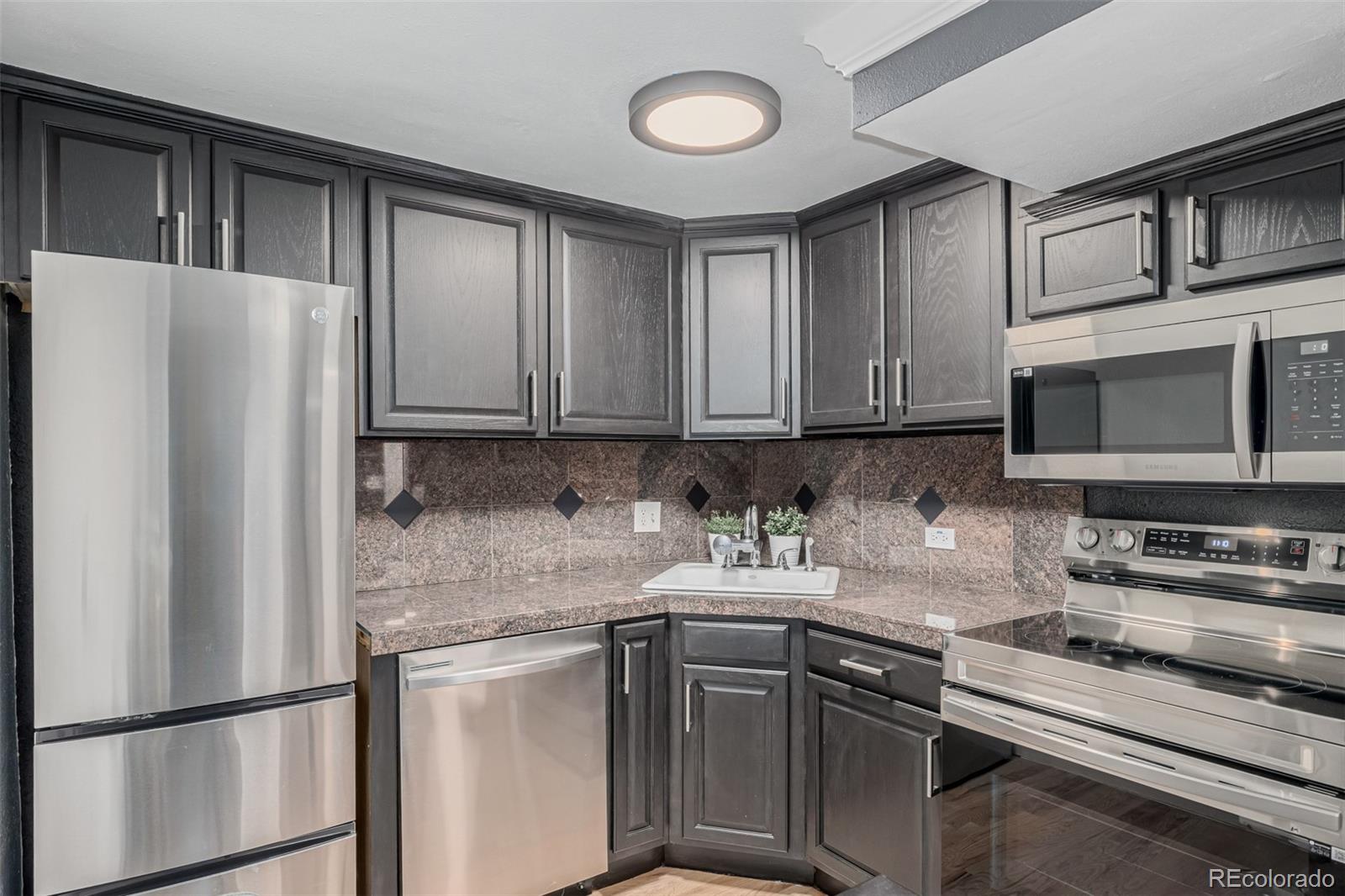 MLS Image #7 for 1390 n emerson street 101,denver, Colorado