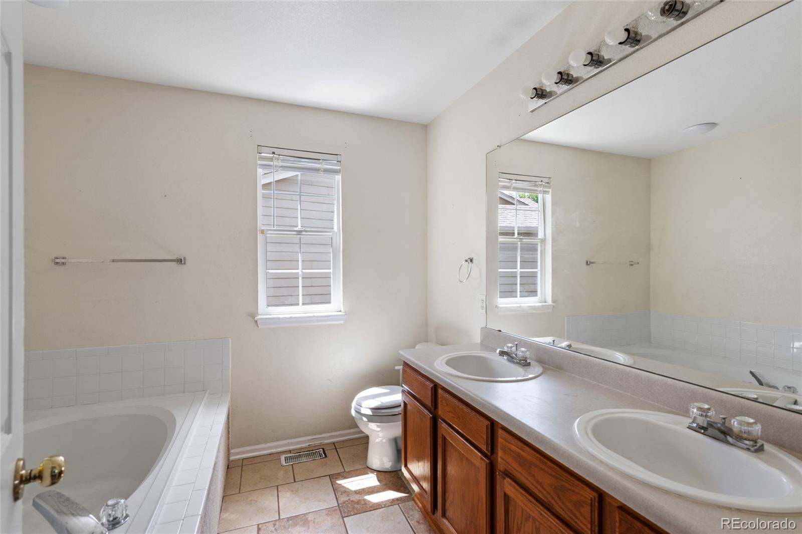 MLS Image #18 for 10295  ravenswood lane,highlands ranch, Colorado