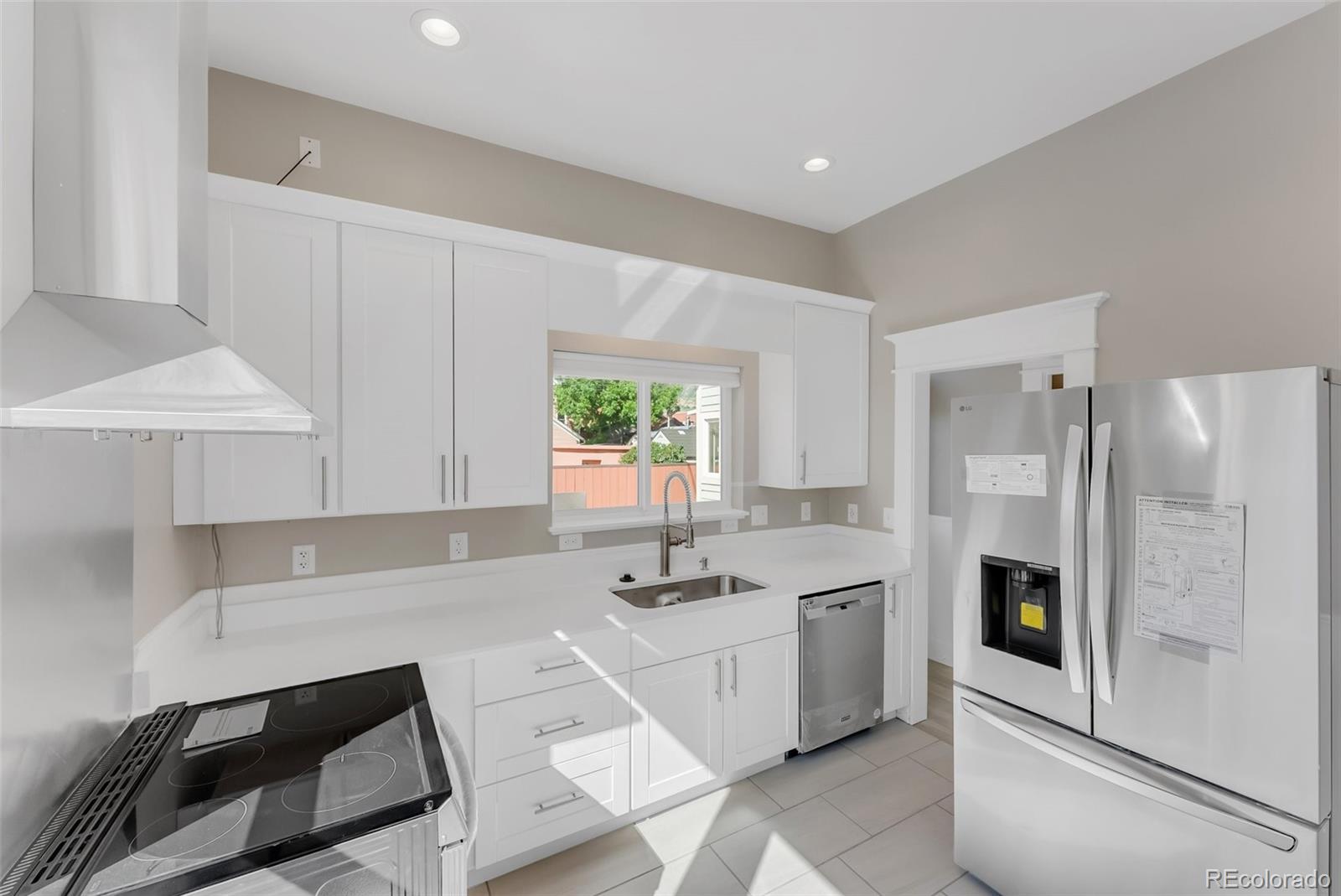 MLS Image #15 for 2323 w pikes peak avenue,colorado springs, Colorado