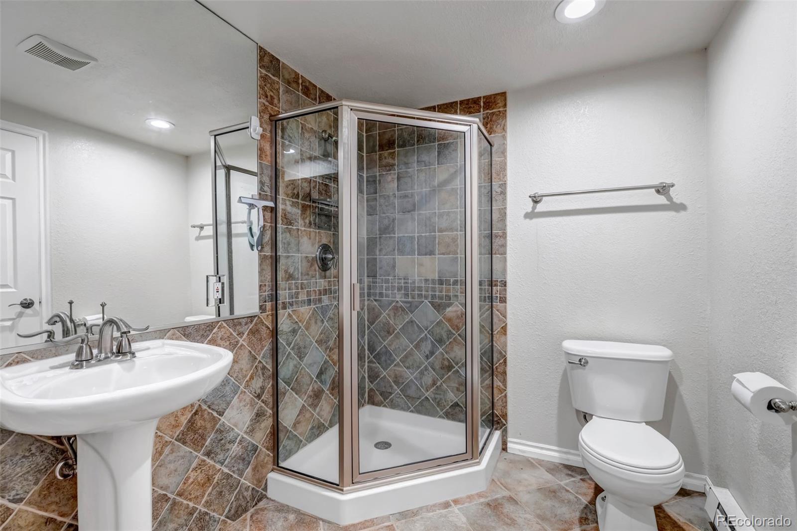 MLS Image #10 for 10609  abilene street,commerce city, Colorado