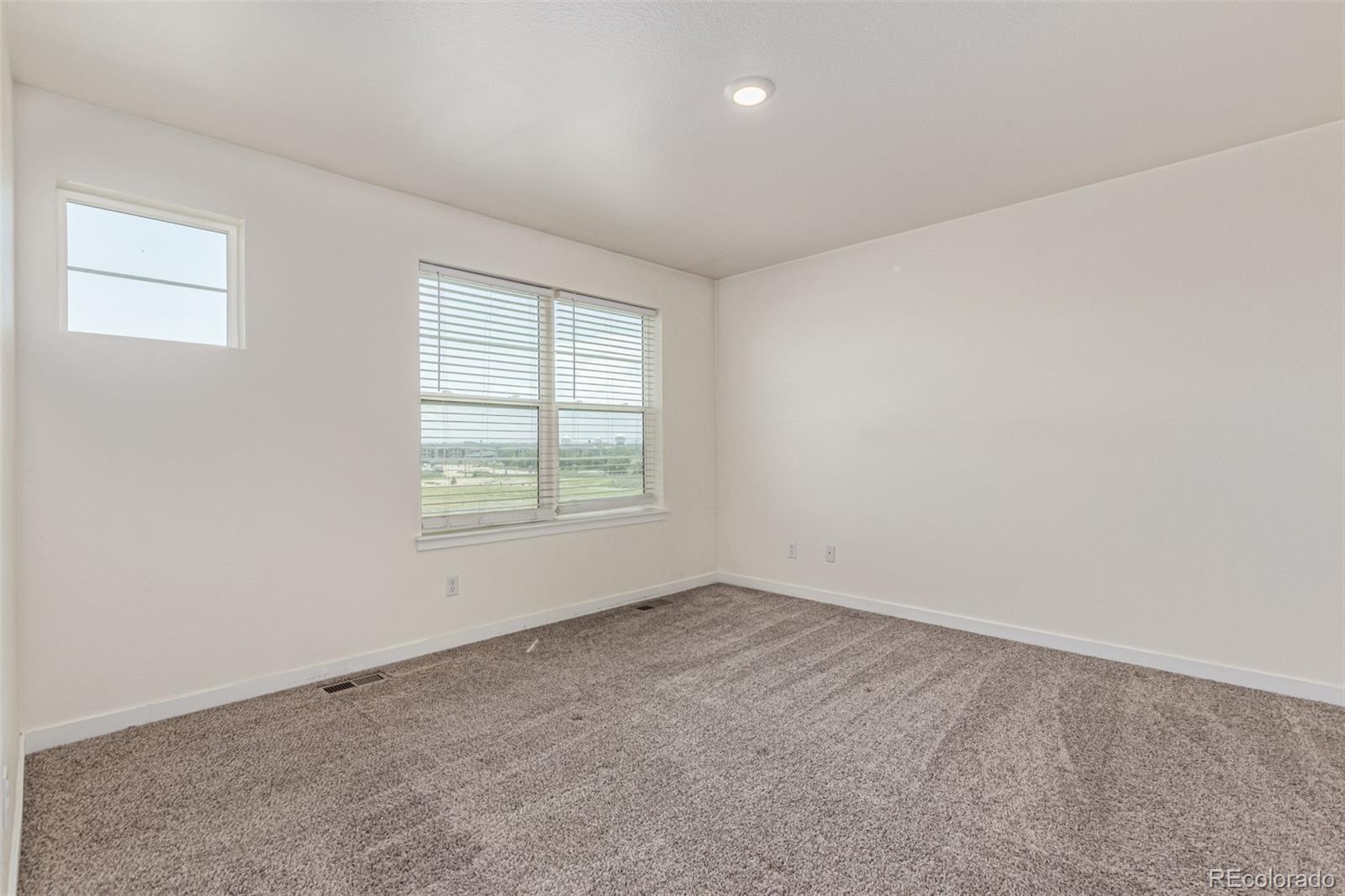 MLS Image #13 for 21821 e 7th avenue,aurora, Colorado